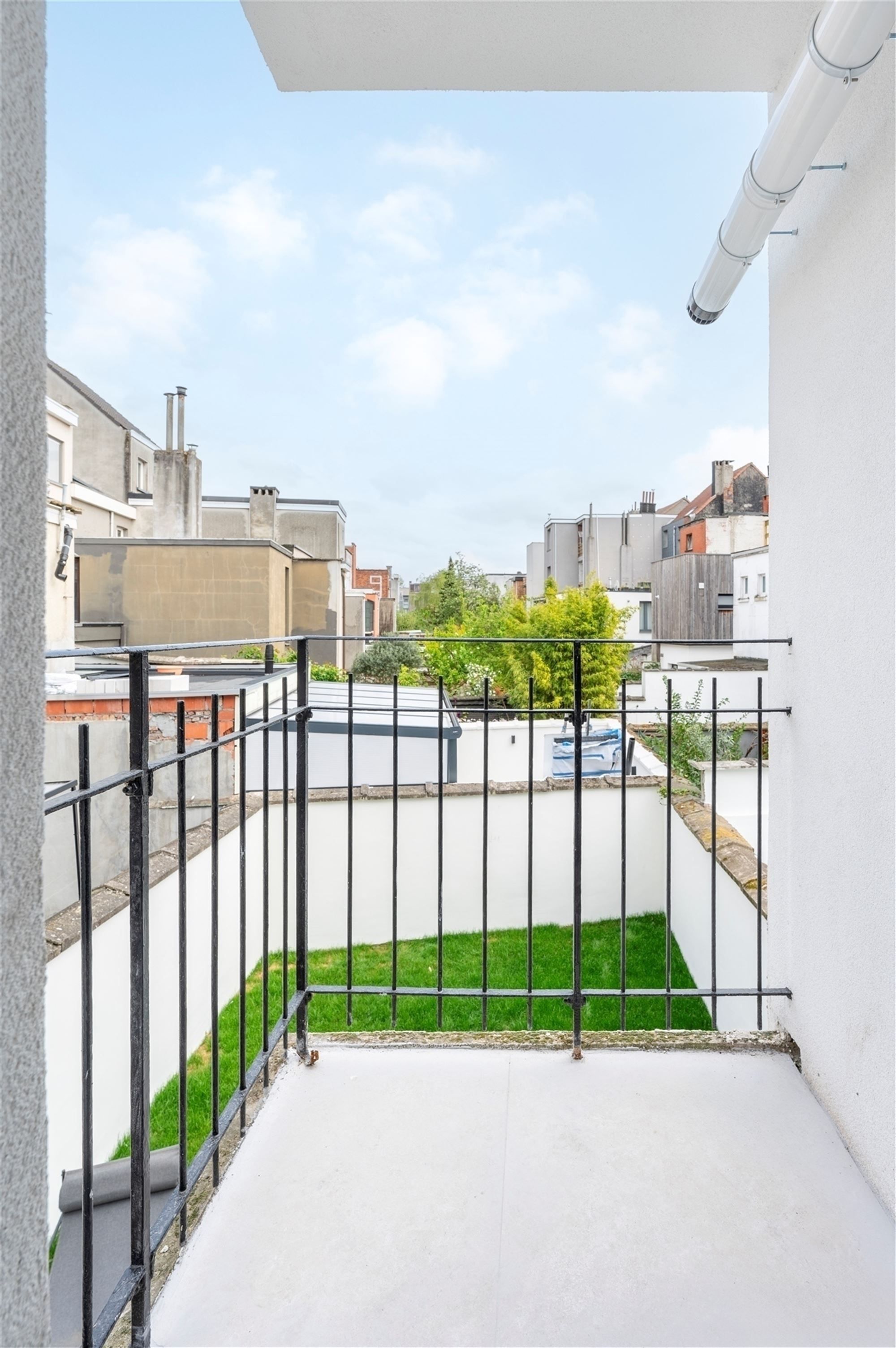 Ruime gerenoveerde woning met tuin foto 20