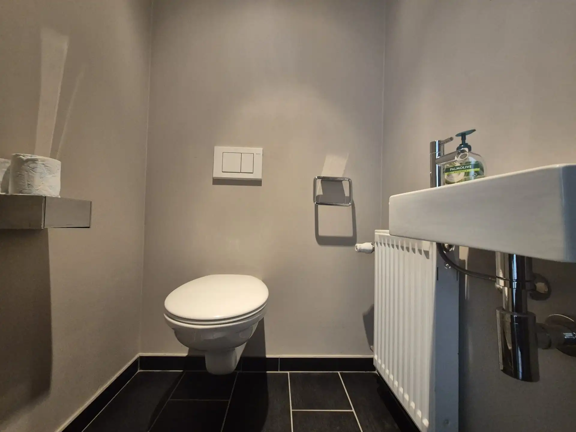 Instapklaar lichtrijk appartement met dakterras boven bakkerij “Hoste”. foto 19