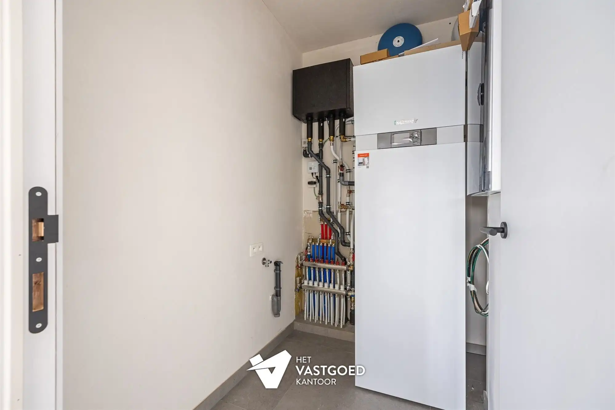 RUIM EN LICHTRIJK APPARTEMENT MET 1 SLAAPKAMER foto 16