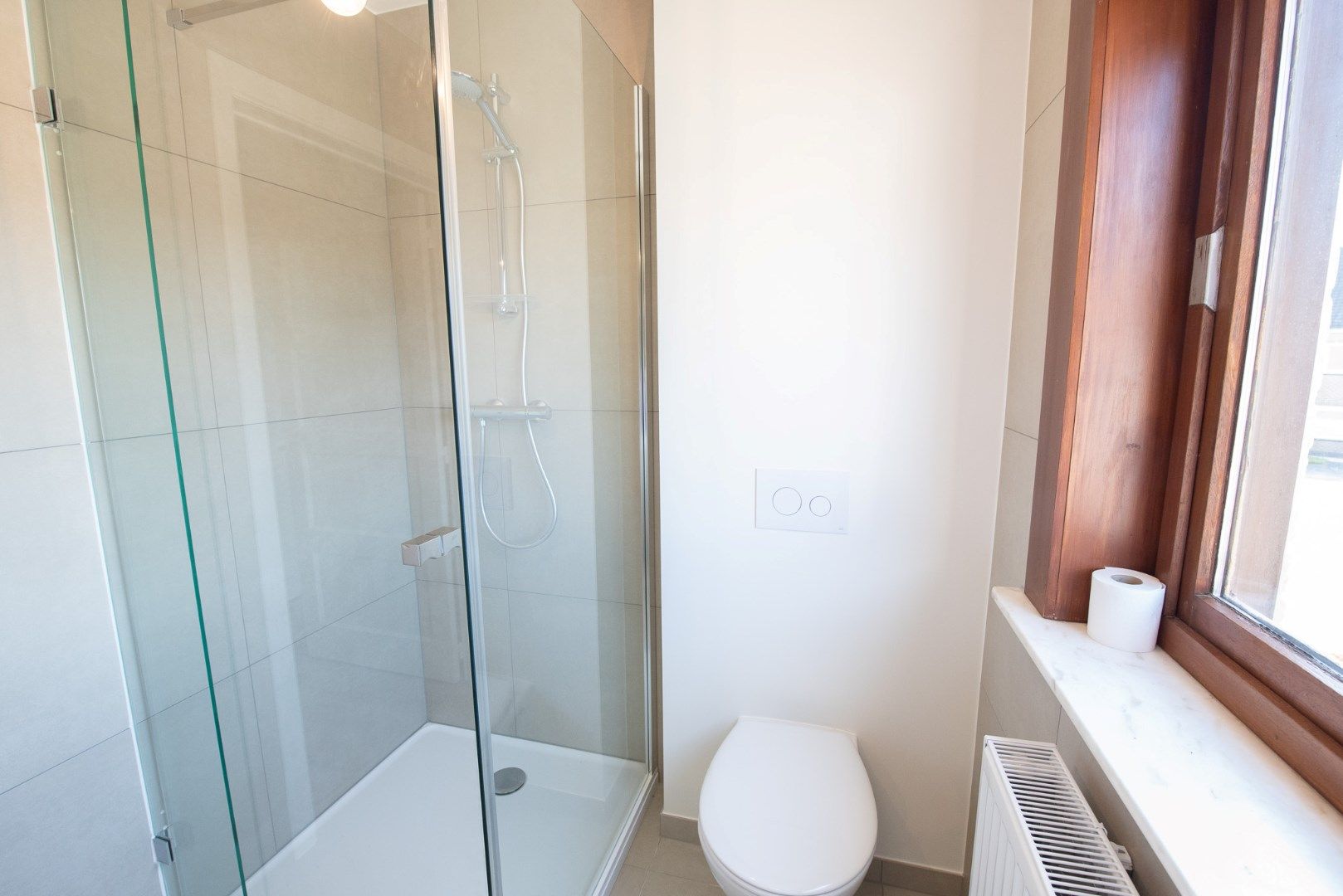 Gerenoveerde woning in rustige woonwijk TE HUUR in Waregem! foto 11