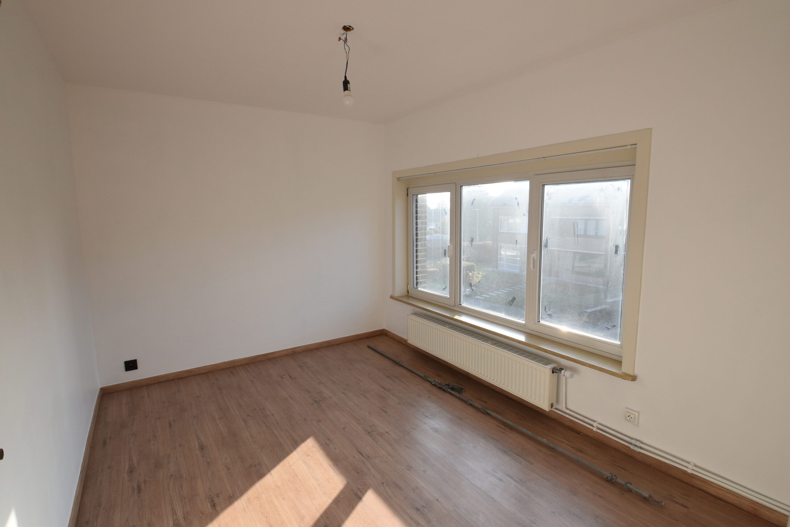 Volledig gerenoveerde woning met 4 slaapkamers in Temse foto 13