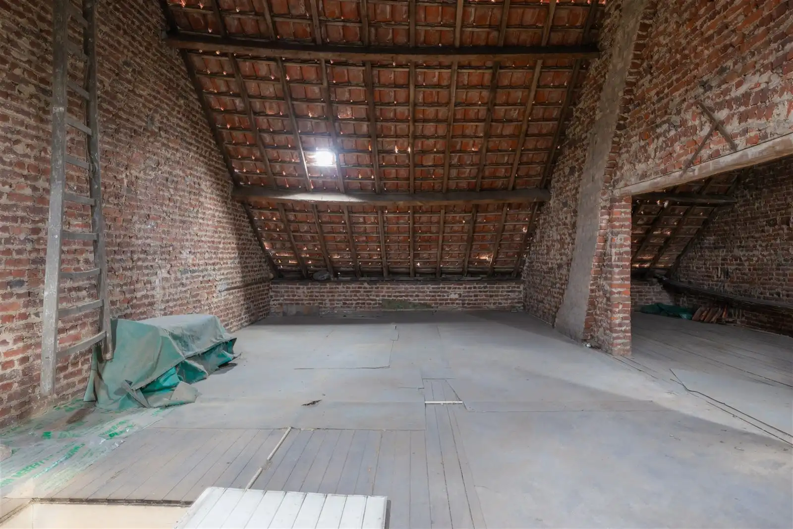 Te renoveren woning met ruime garage in centrum Zottegem! foto 16