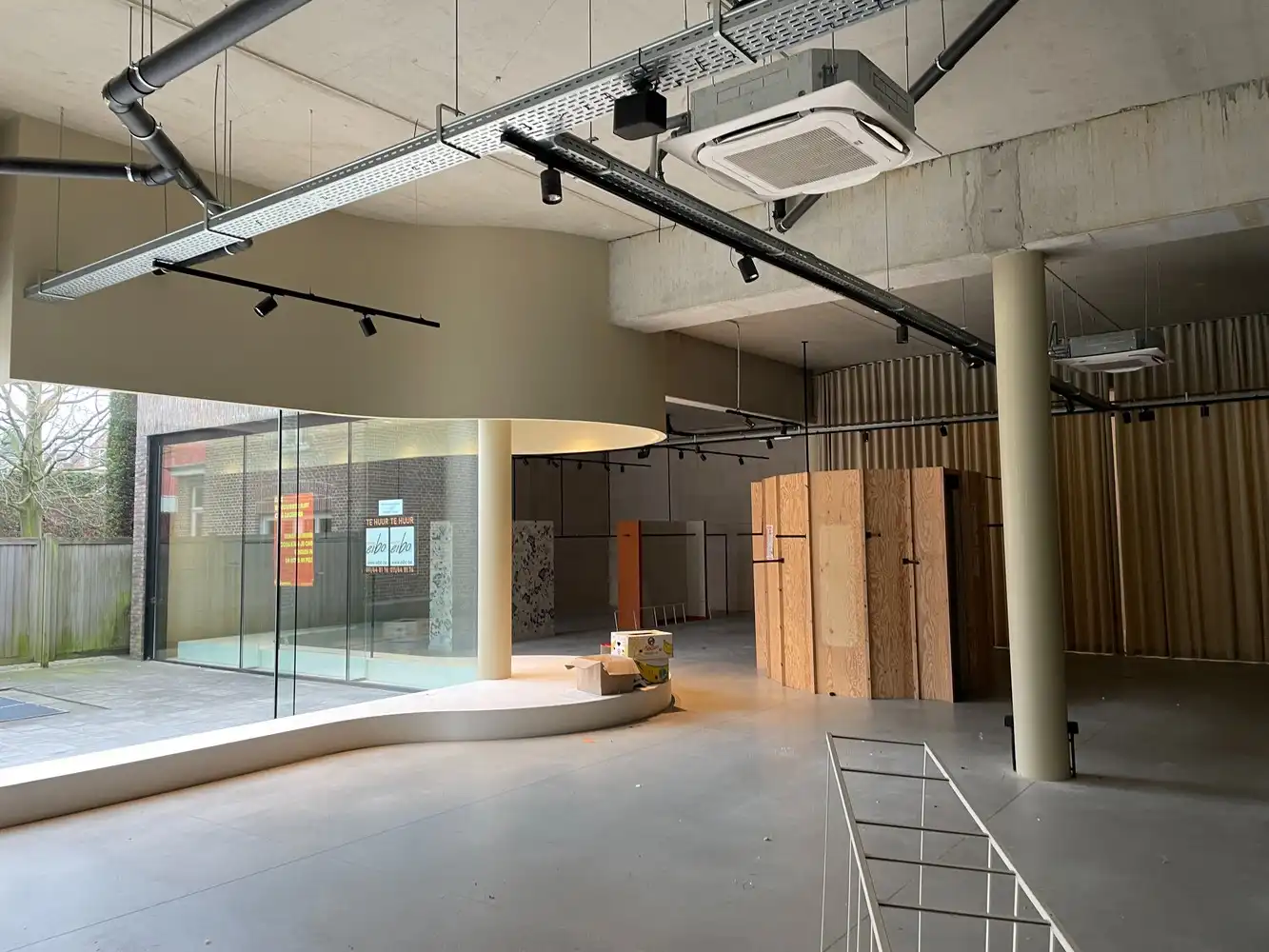 Handelsruimte te huur foto 4