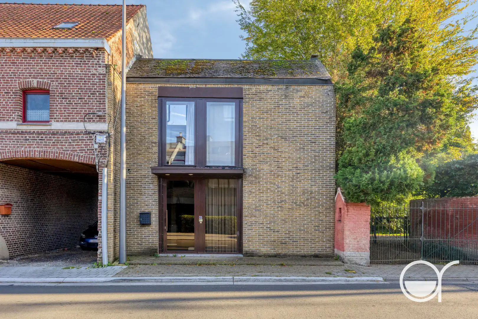 Te renoveren architectenwoning met karakter, koertje en dakterras in Bottelare foto 2
