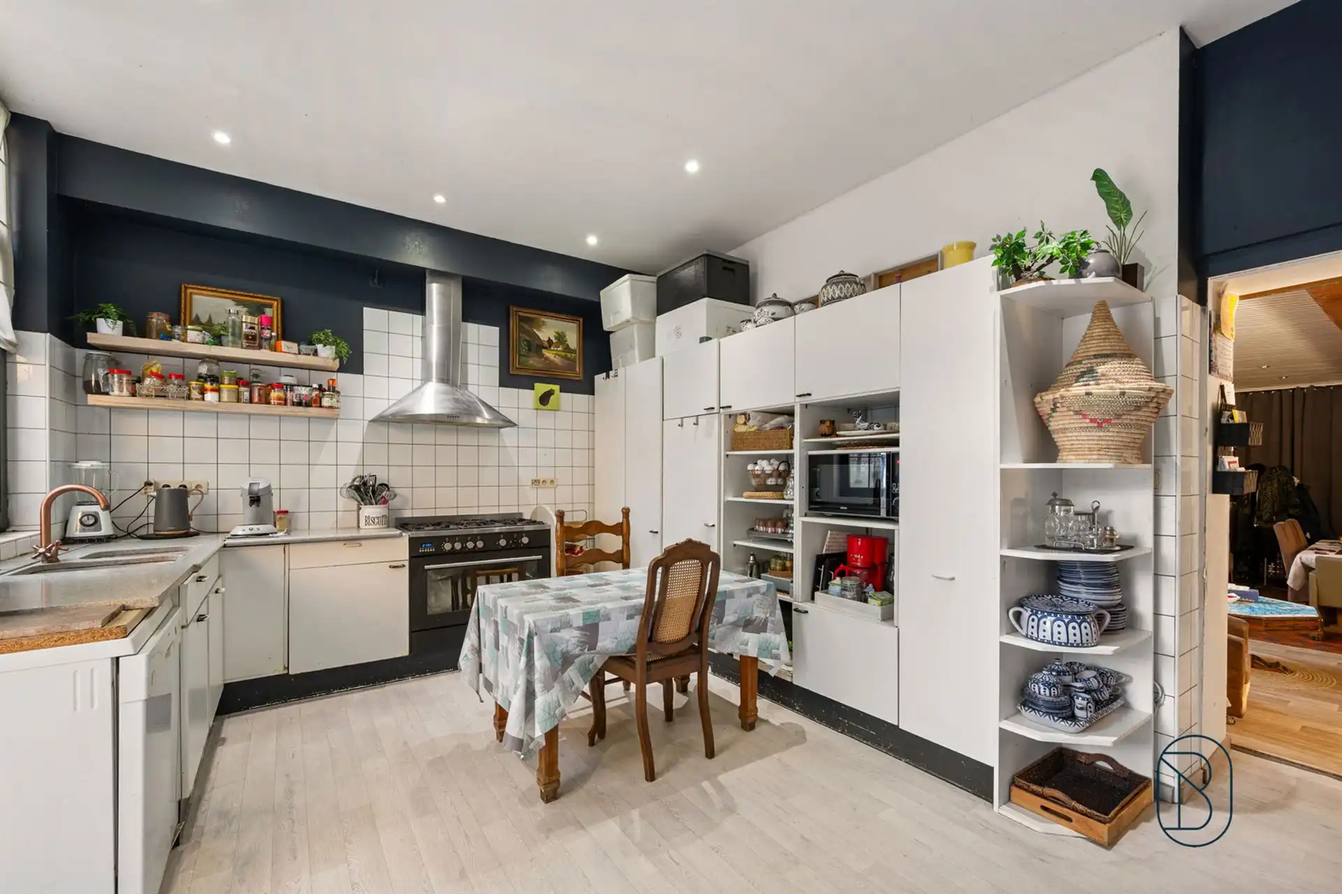 Grote karakterwoning met 5 slaapkamers en dakappartement. foto 14