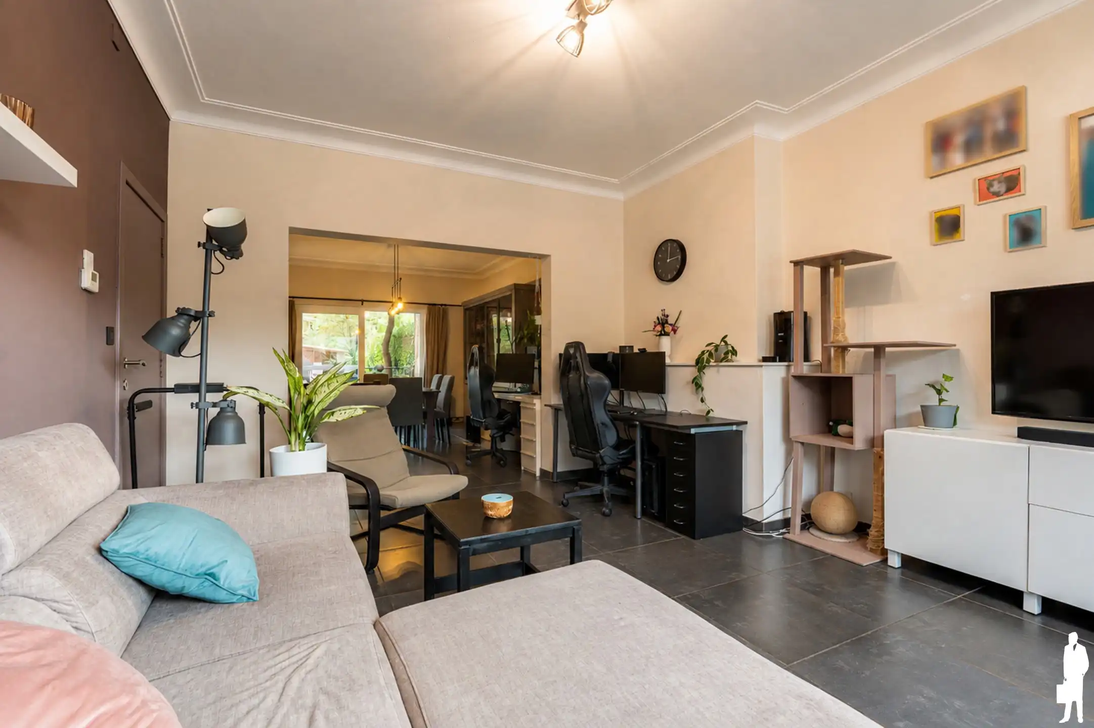 Gelijkvloers app. van ca. 110 m² met 2 slpks en staanplaats foto 7