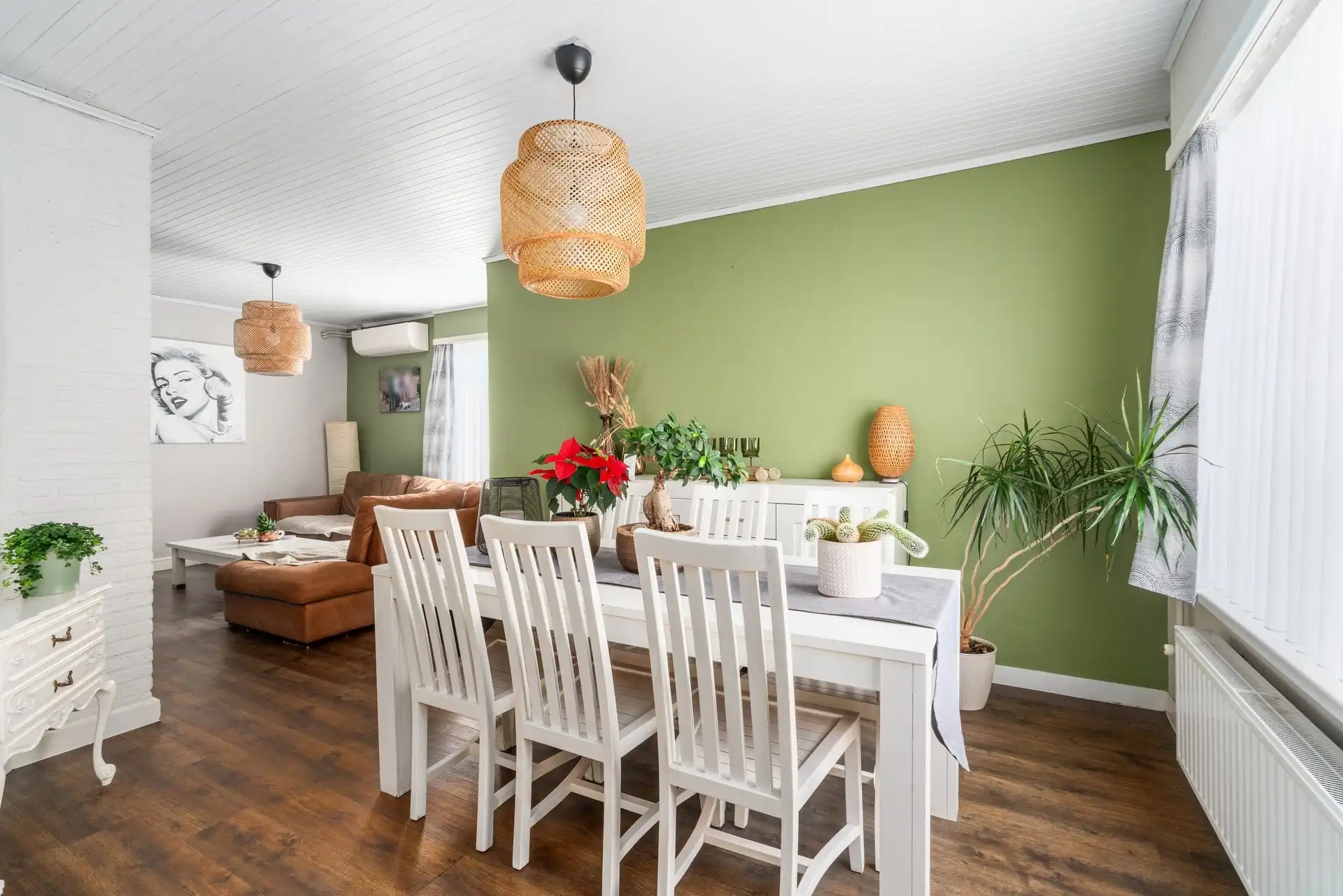 Charmante Half open bebouwing met 2 slaapkamers en prachtige tuin.  foto 6