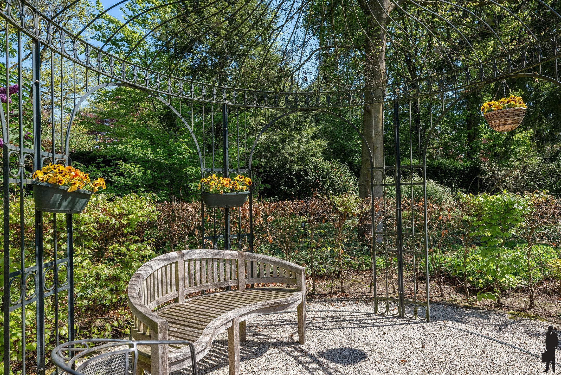 Residentiële villa op hoekperceel van ca. 2.452m² foto 35