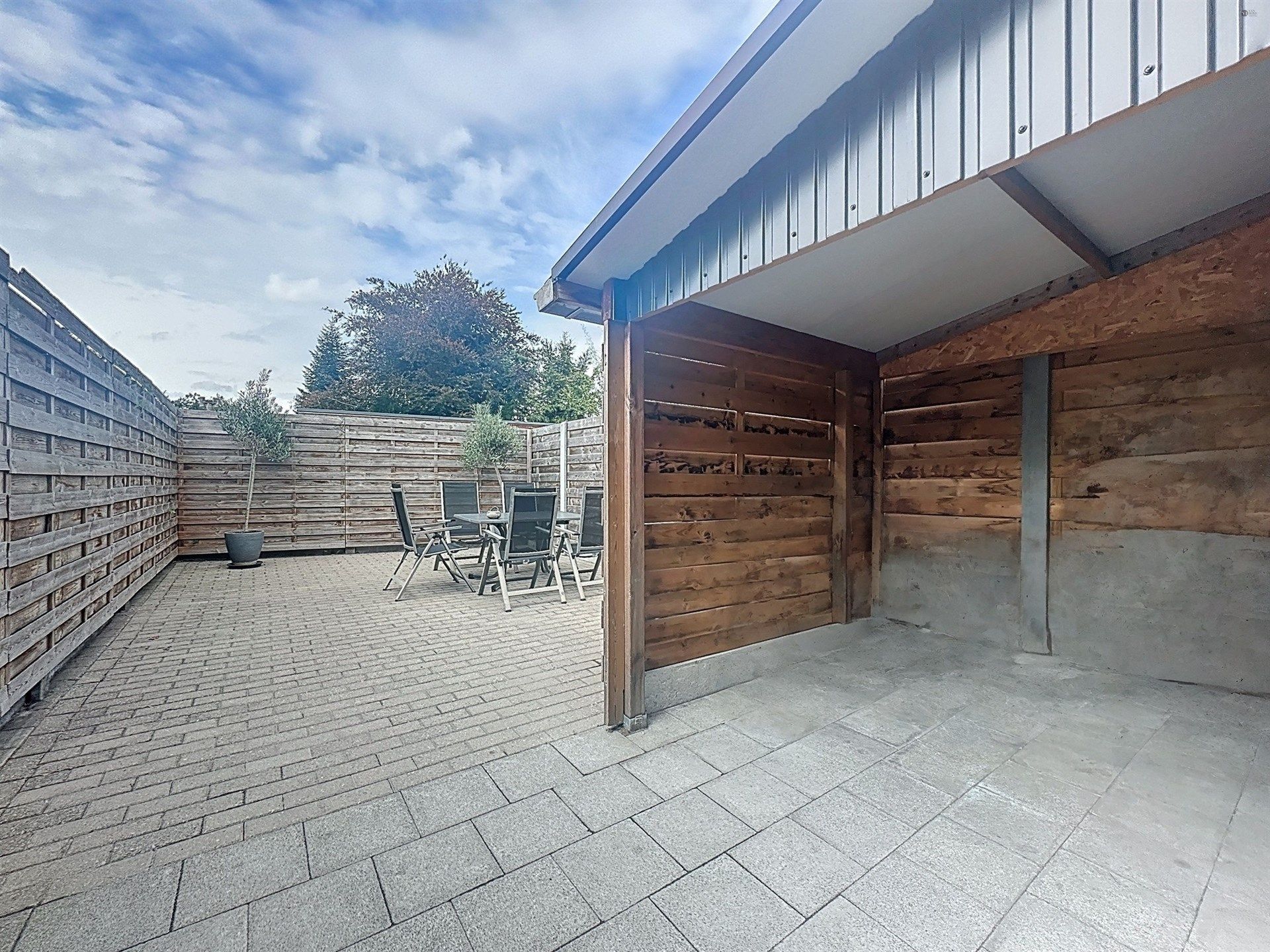 prachtige instapklare woning met stadstuin in Beveren Centrum! foto 16
