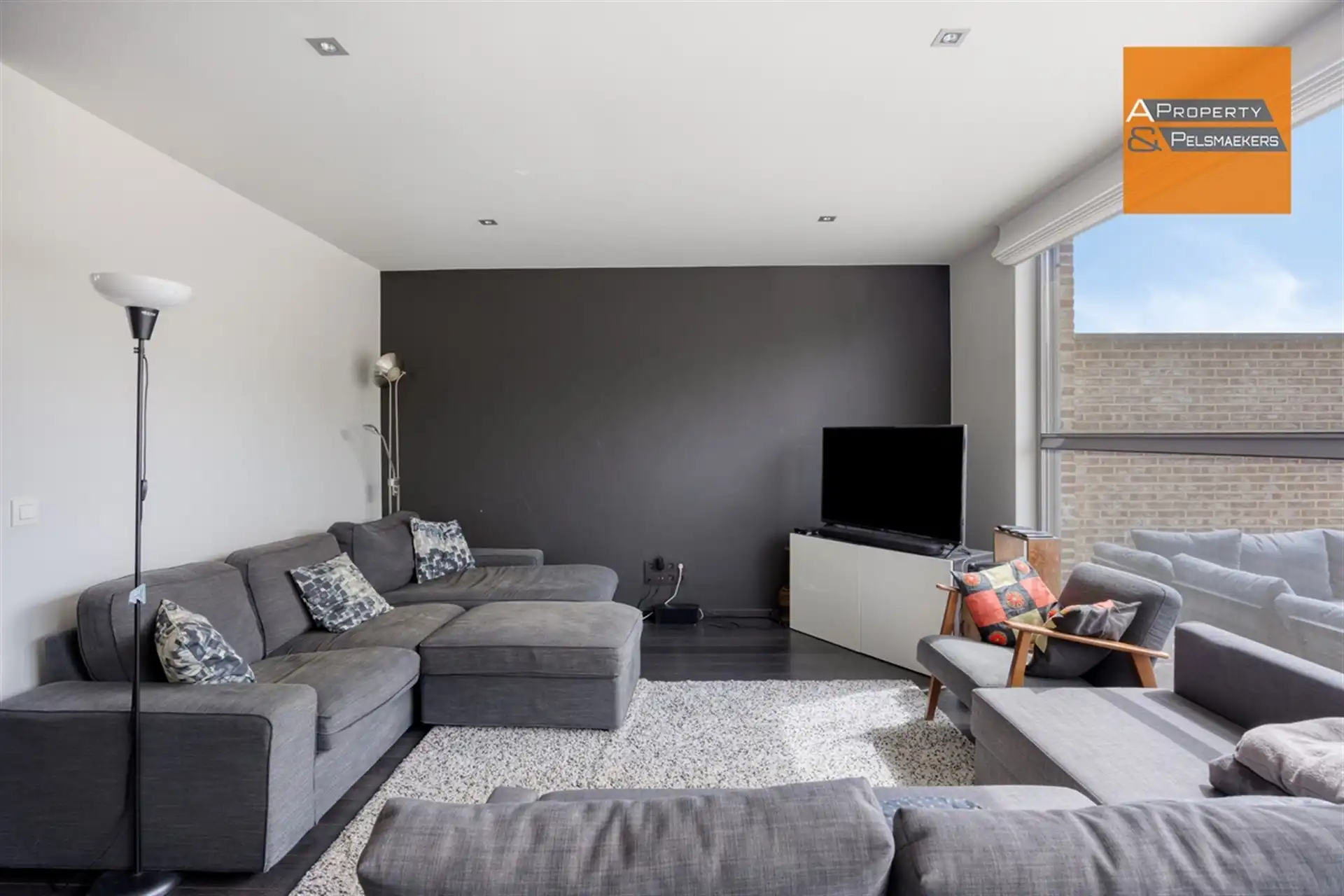 Instapklaar duplex-appartement met groen uitzicht in het centrum van Ottenburg foto 3
