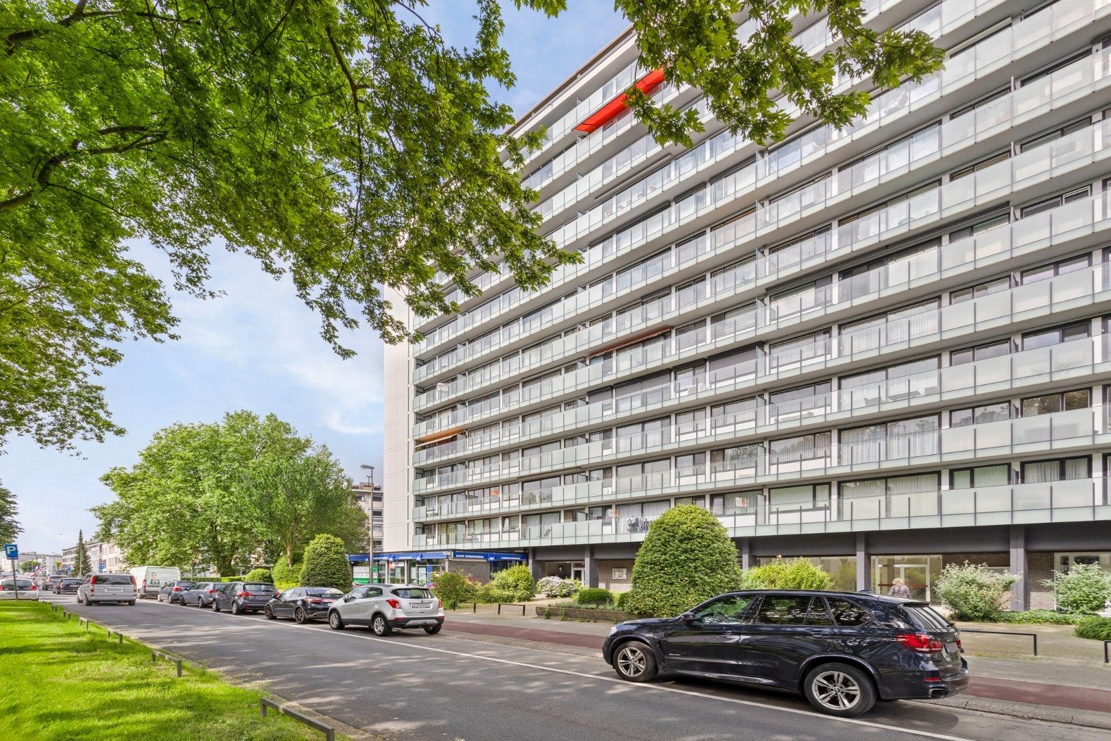 Riant 3 slpk appartement met terras en parkeerplaatsen foto 16
