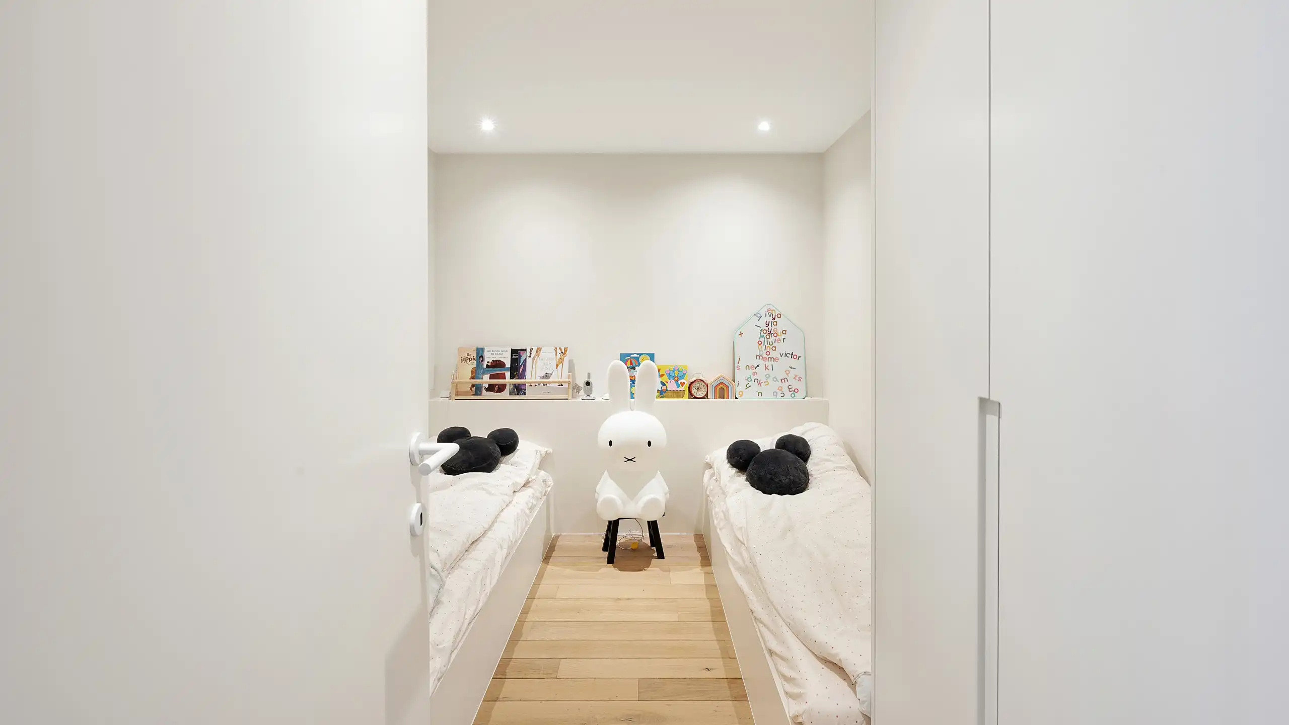 Prachtig vernieuwd appartement (3slpk) nabij het Rubensplein. foto 12