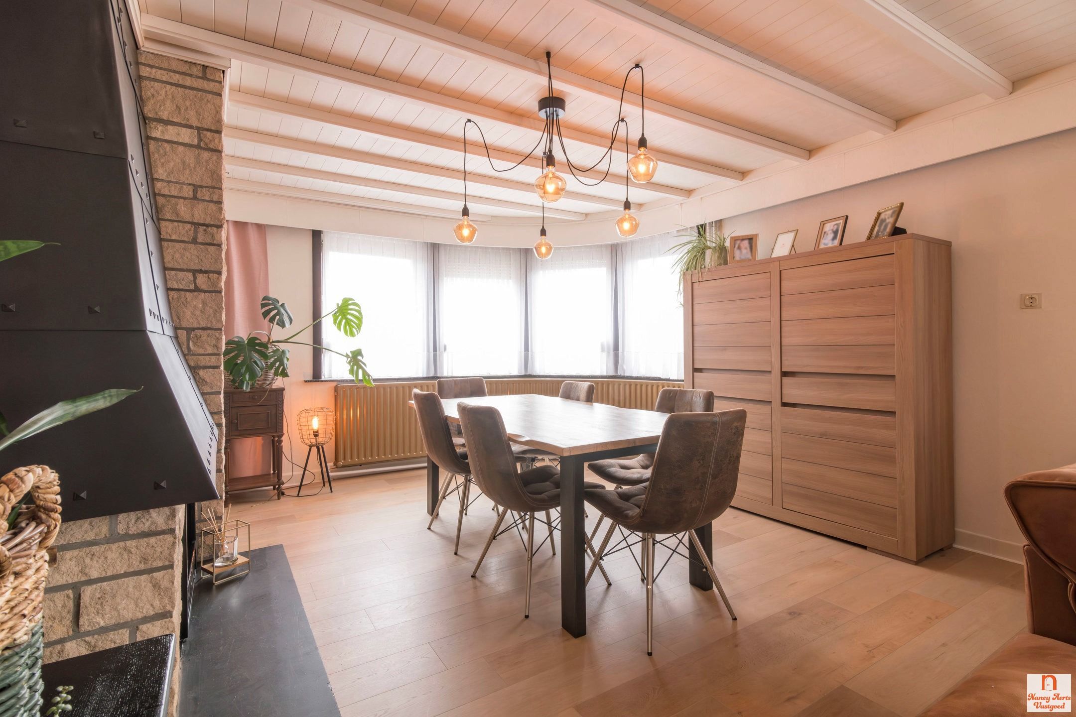 Sfeervolle jaren ’60-woning met grote tuin in rustige straat foto 6
