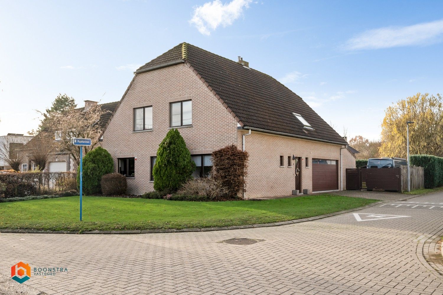 Ruime woning met 5 slpkrs te Keerbergen foto {{pictureIndex}}