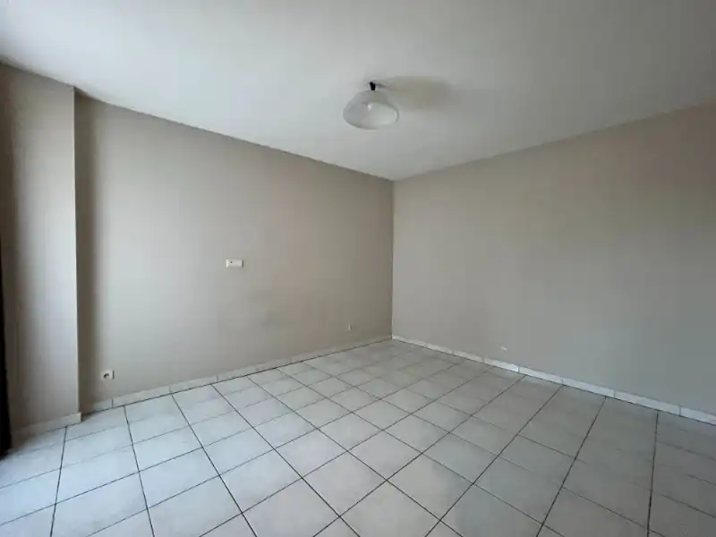 2 slaapkamer appartement met terras foto 10