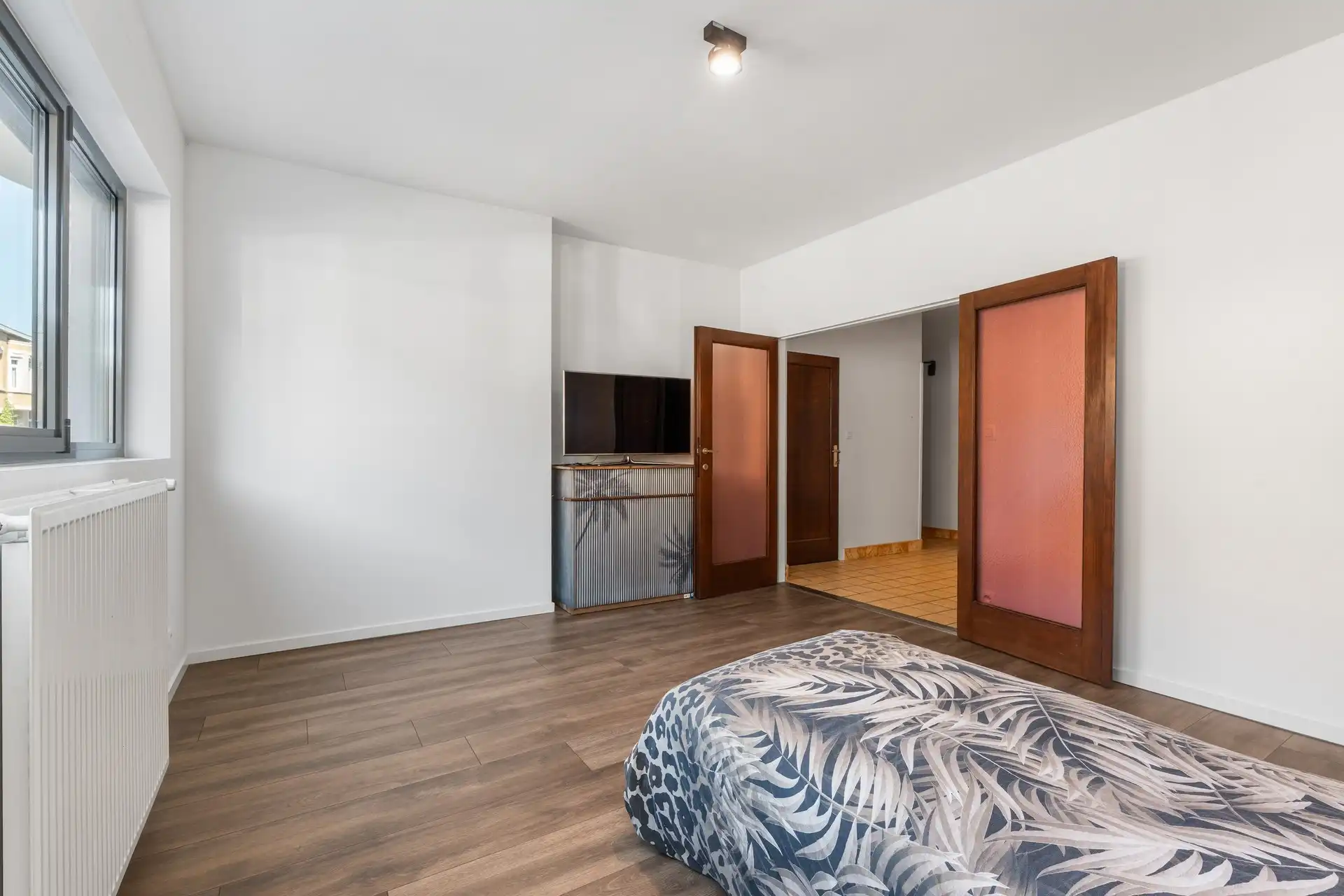 Gerenoveerde één/meergezins/kangeroe woning met 4 mog 5 slaapkamers en tuin. foto 15