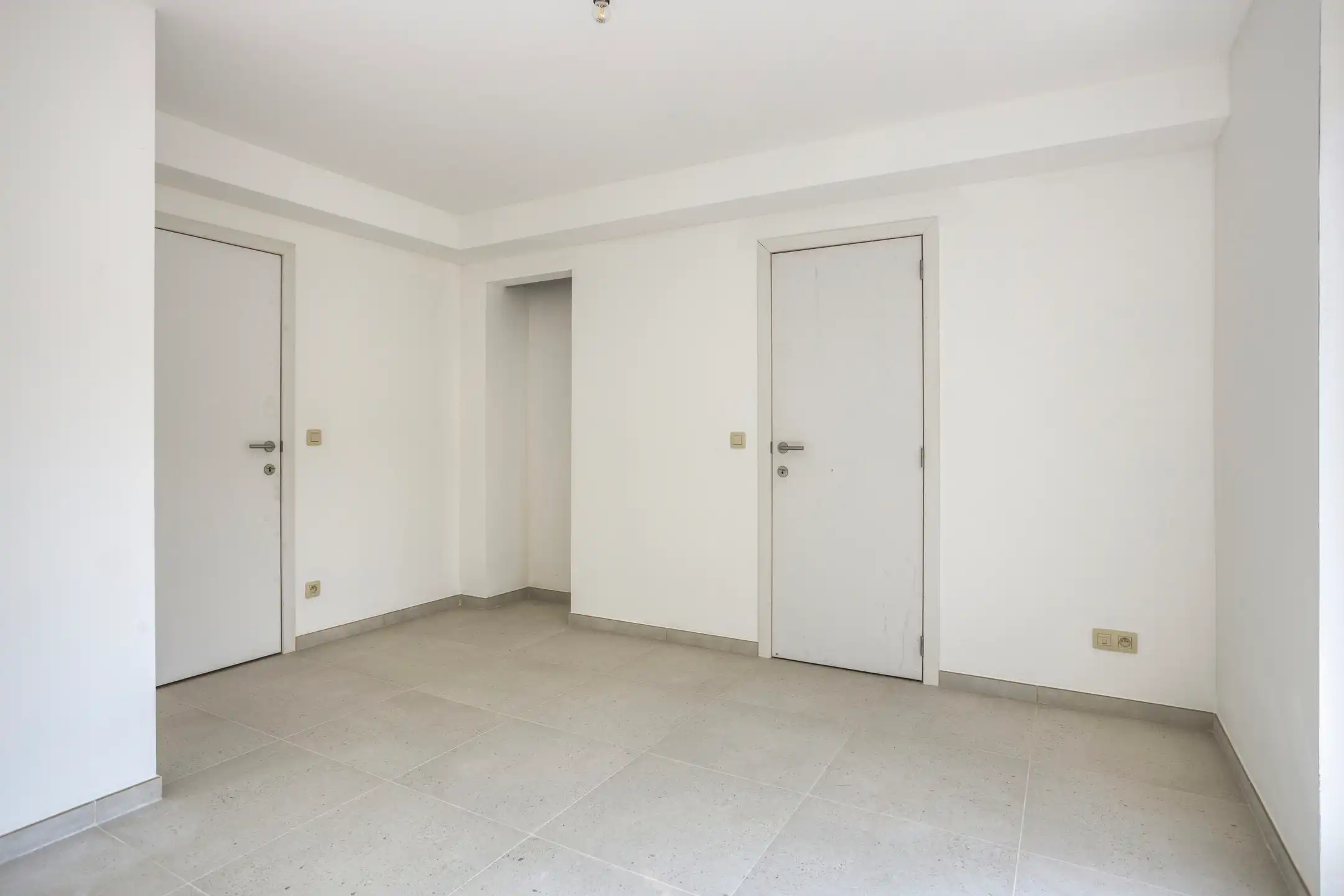 Ruime gerenoveerde woning (230 m²) nabij Gouden Kruispunt foto 9