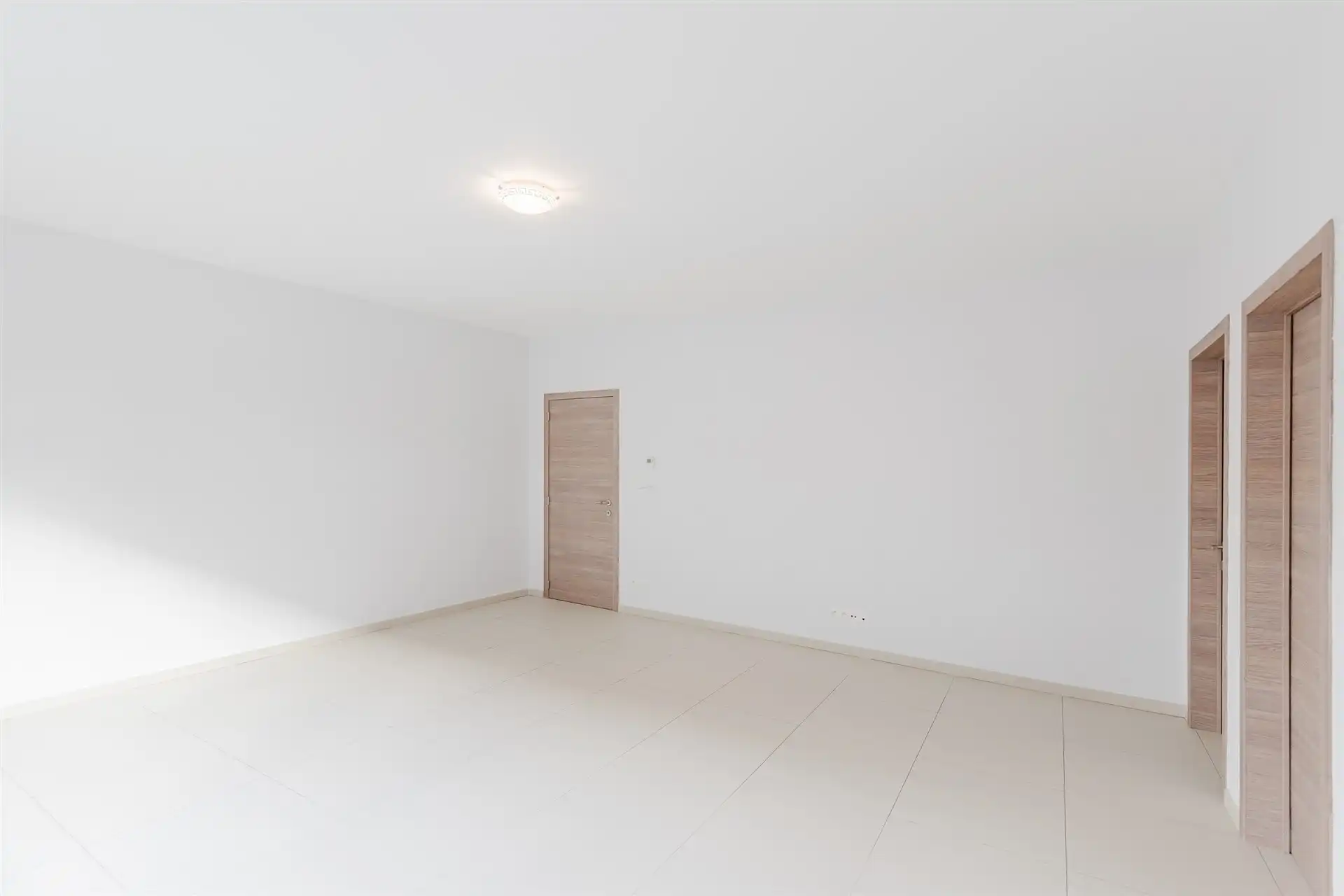 Building met 5 entiteiten en casco handelsruimte foto 10