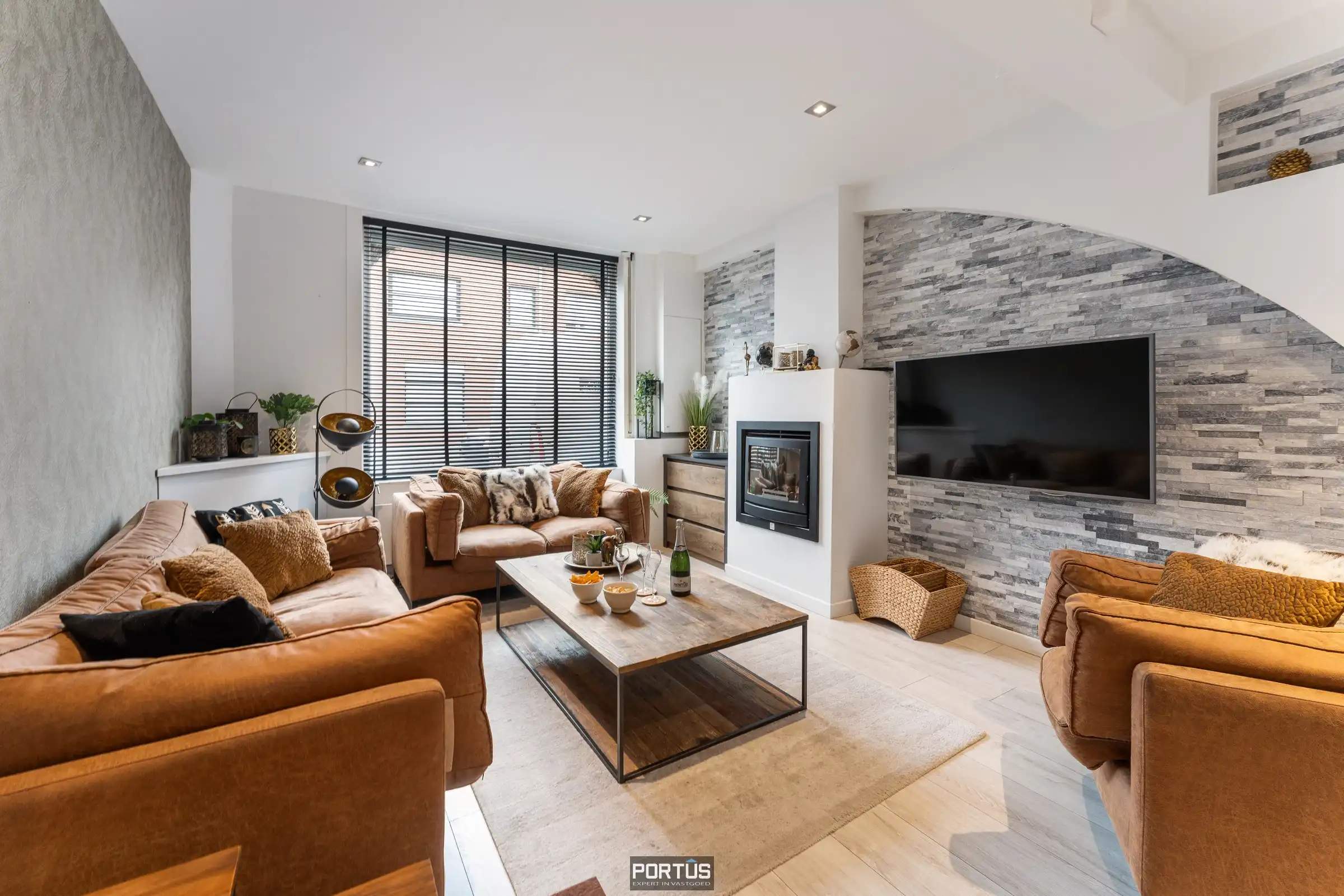 Centraal gelegen instapklare woning te Nieuwpoort-Stad  foto {{pictureIndex}}