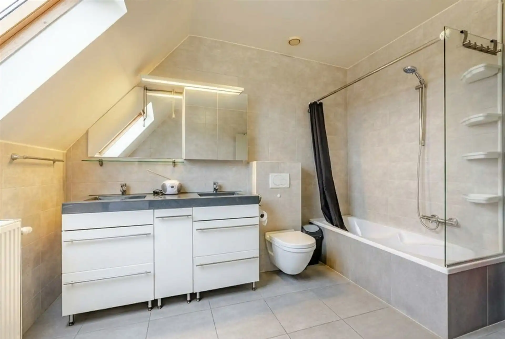 Recent instapklaar appartement in kleinschalige residentie foto 8