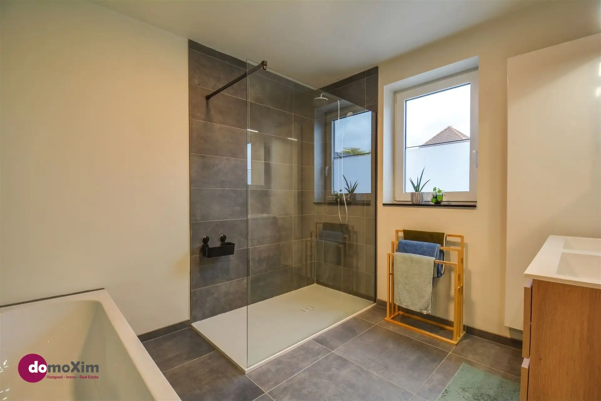 Bijna-nieuwbouwwoning met topafwerking – aankoop onder registratierechten foto 13