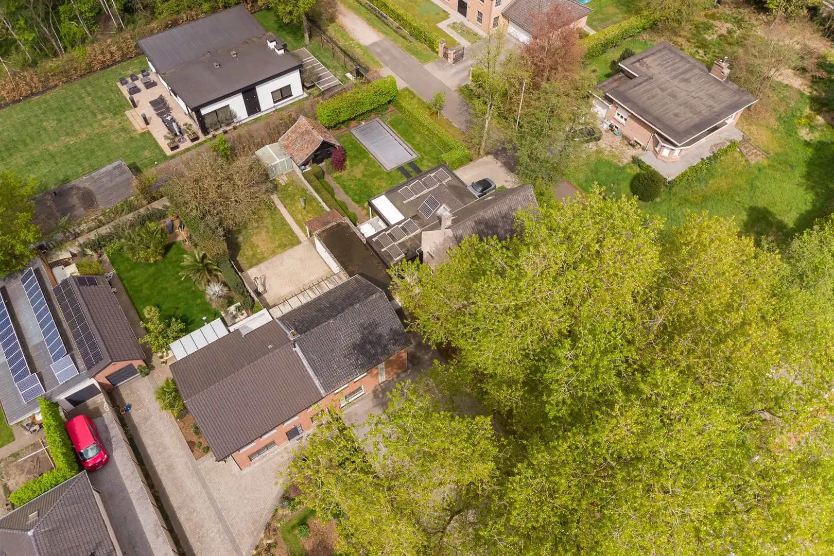 Ruime, lichte woning met garage & oprit op centrale ligging foto 28