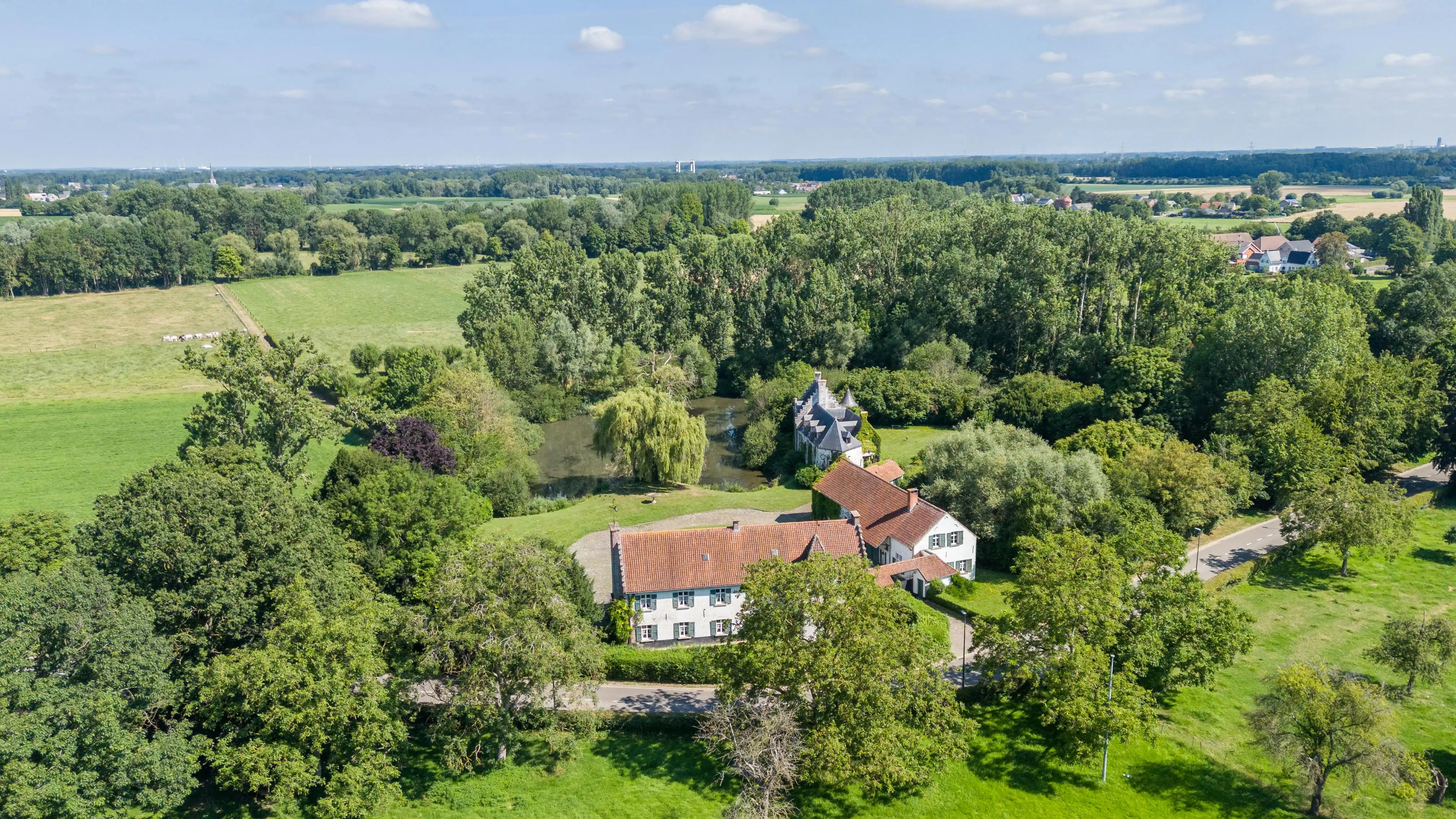 Historische kasteelhoeve en waterburcht te koop in Grimbergen  foto 14