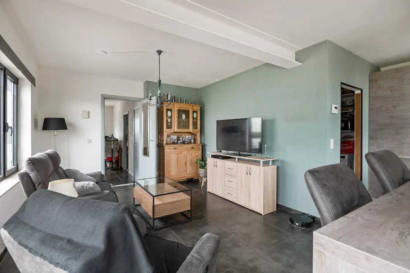 Centraal gelegen opbrengsteigendom met handelsgelijkvloers en app. op de 1e verd. foto 15