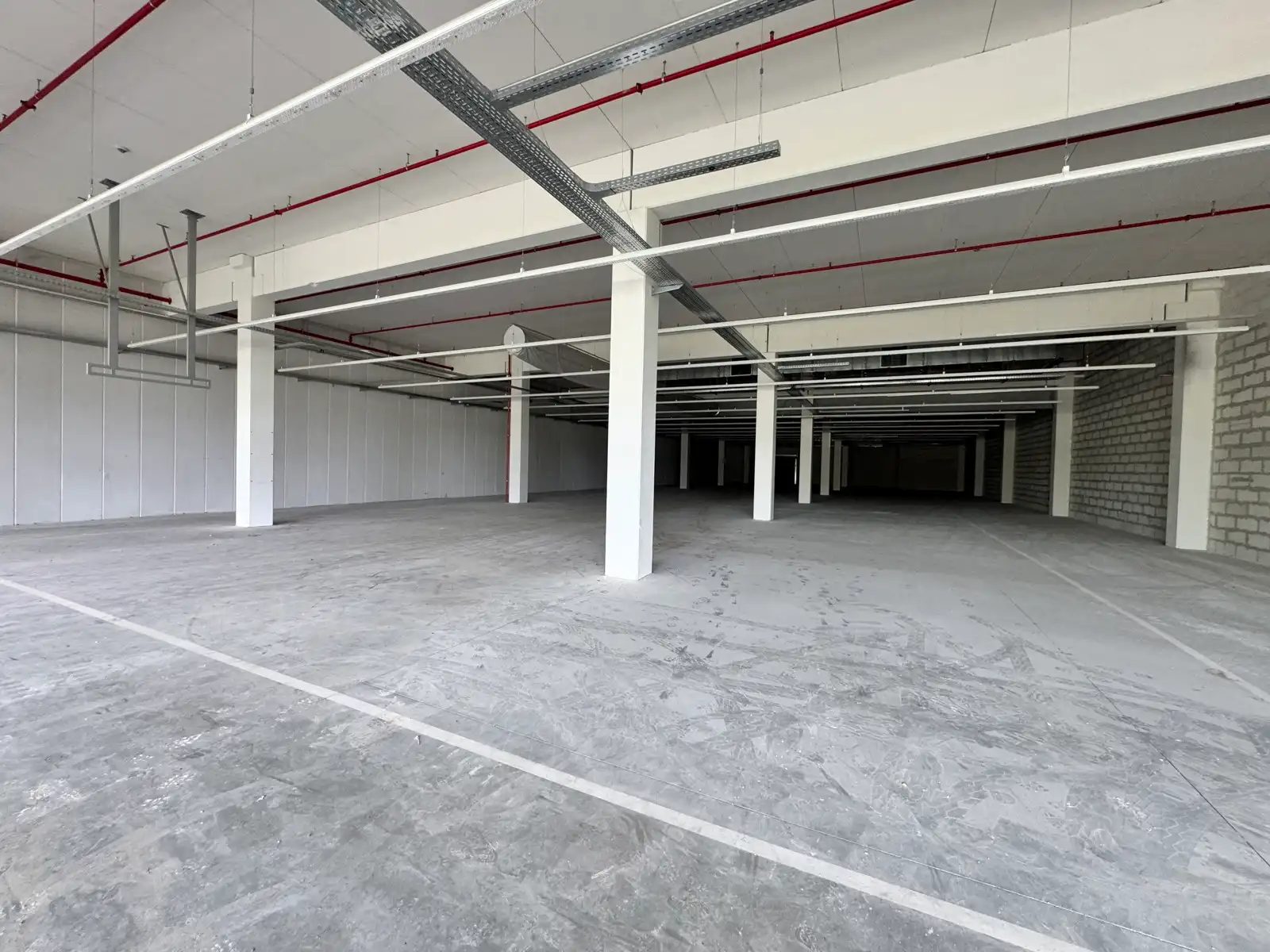 Casco ruimte 1.198 m² tussen De Kraker en Mediamarkt foto 4