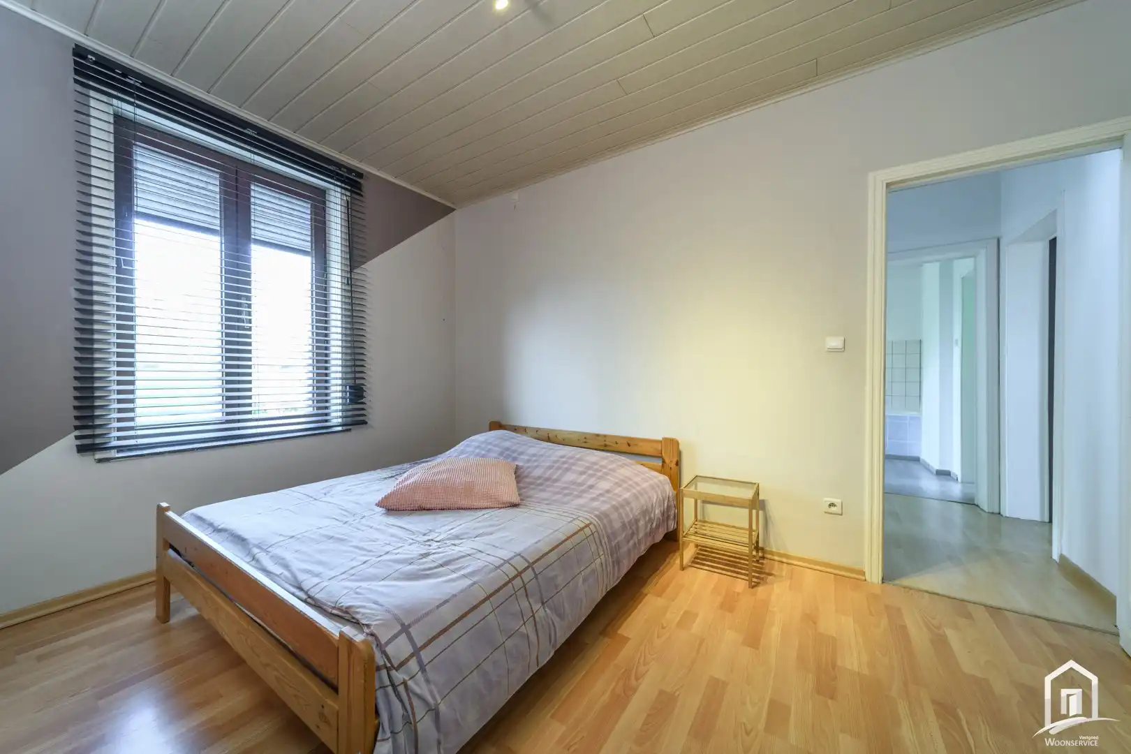 Instapklare gezinswoning op centrale locatie met ruim terras en leuke tuin foto 15