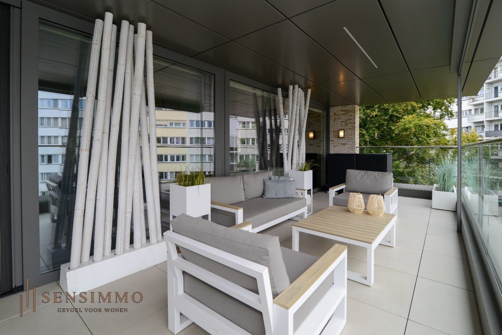 Ultra luxe 3 slaapkamerappartement met terras en parking in Genk centrum foto 21