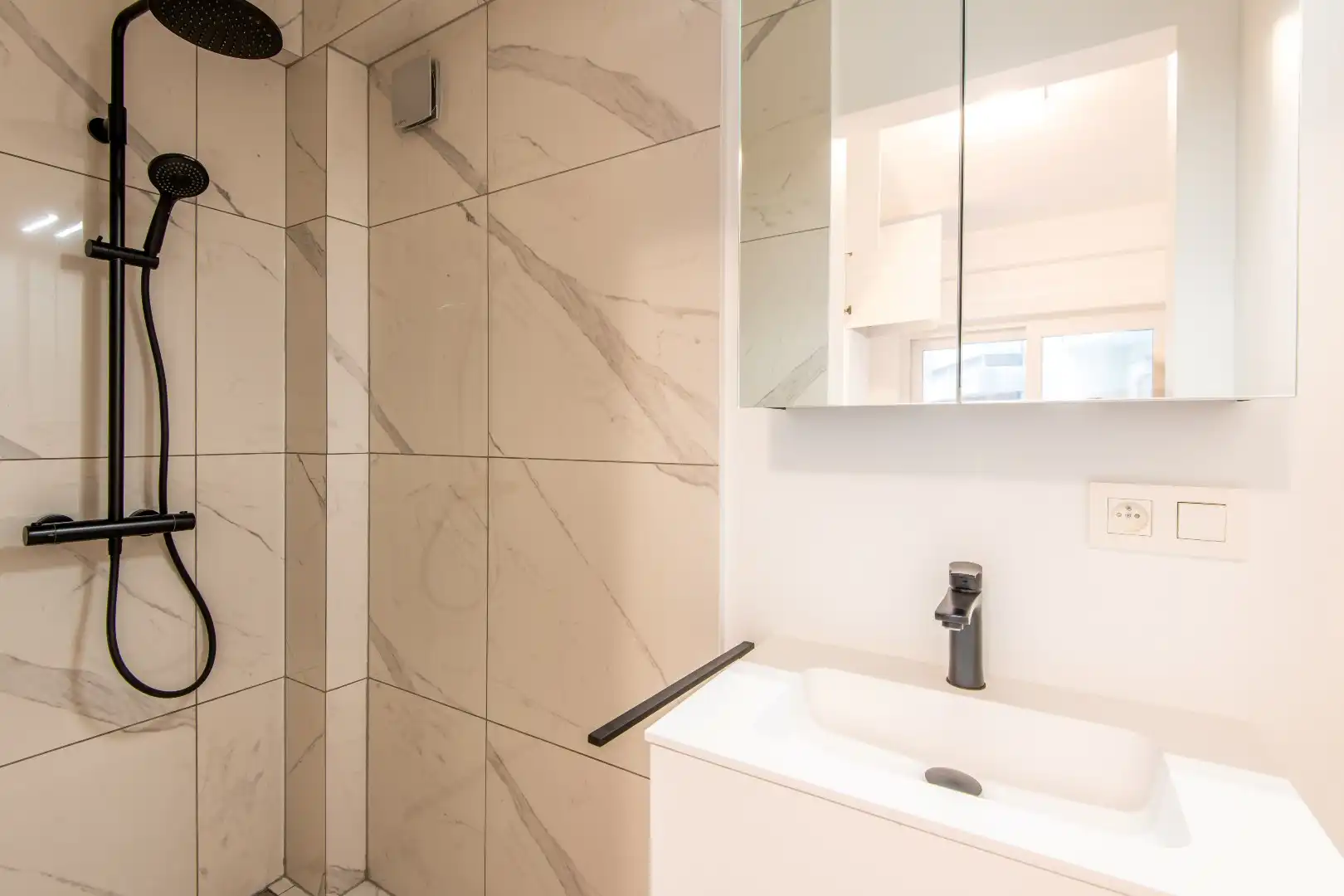 Gerenoveerd appartement met zuid-west oriëntatie gelegen vlakbij de Zeedijk en de Dumortierlaan foto 11