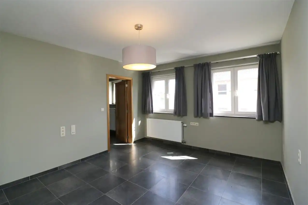Recente woning met vier slpk, tuin, garage op rustige locatie foto 29