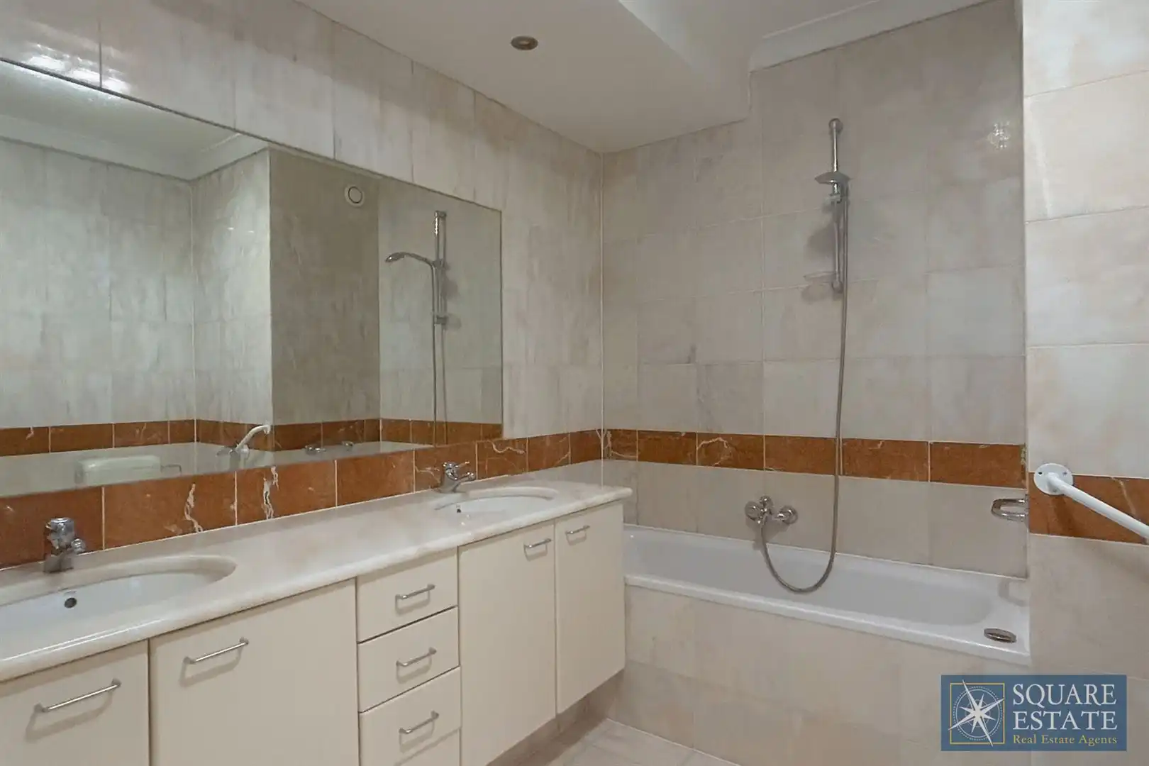 Prachtig appartement met terras aan de Markt foto 6