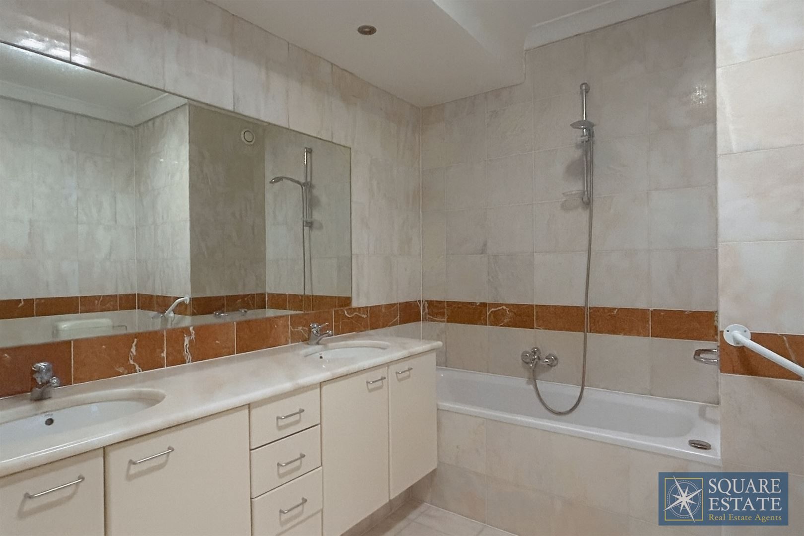 Prachtig appartement met terras aan de Markt foto 6