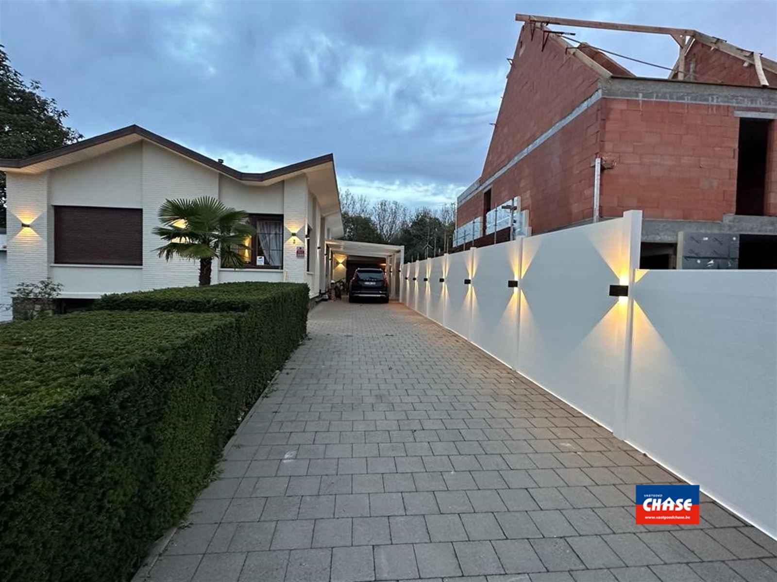 VERKOCHT ONDER VOORWAARDEN !!! Charmante villa met 4 slaapkamers, mooie tuin en zwembad foto 48