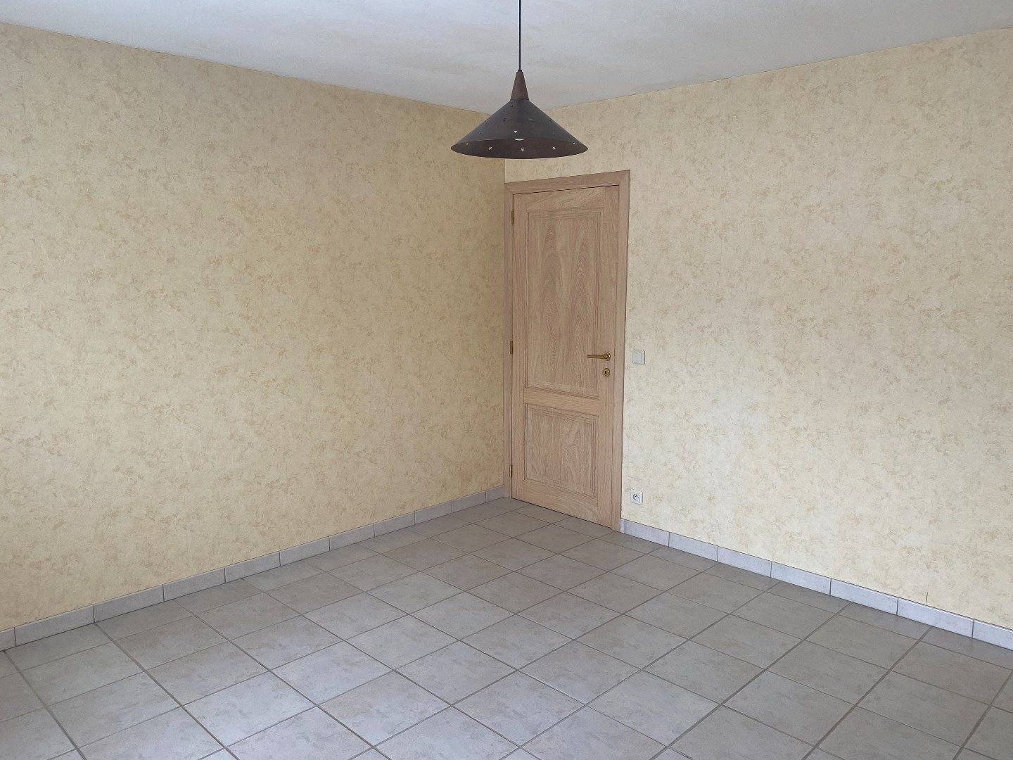 Te Huur: Alleenstaande Bungalow met Ruime Tuin in Wijtschate foto 14