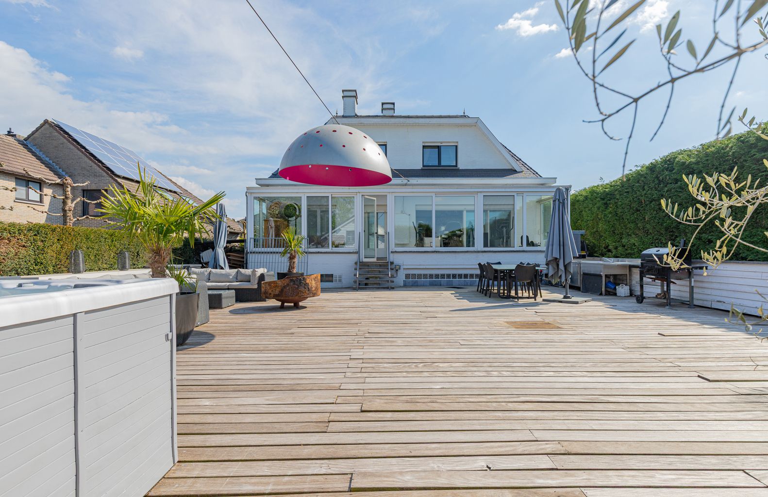 Grote villa op 22a met tuin, garage én bijgebouw foto 27