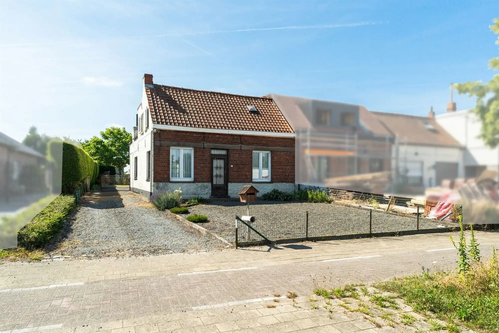 Woning met verrassend grote tuin, te renoveren foto 18