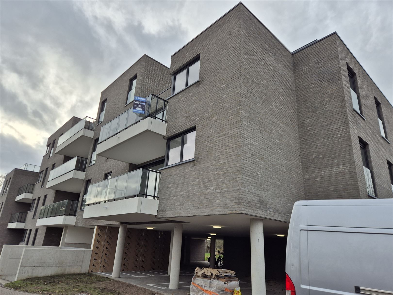Prachtig nieuwbouwappartement gelegen te Oostakker  foto {{pictureIndex}}