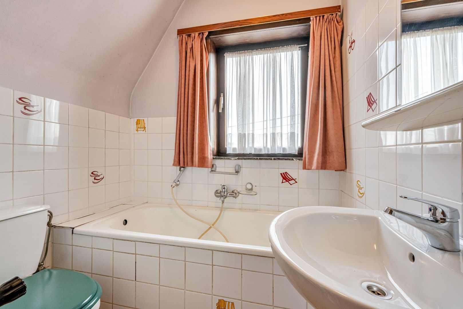 Te renoveren villa met veel potentieel en landelijke charme foto 16