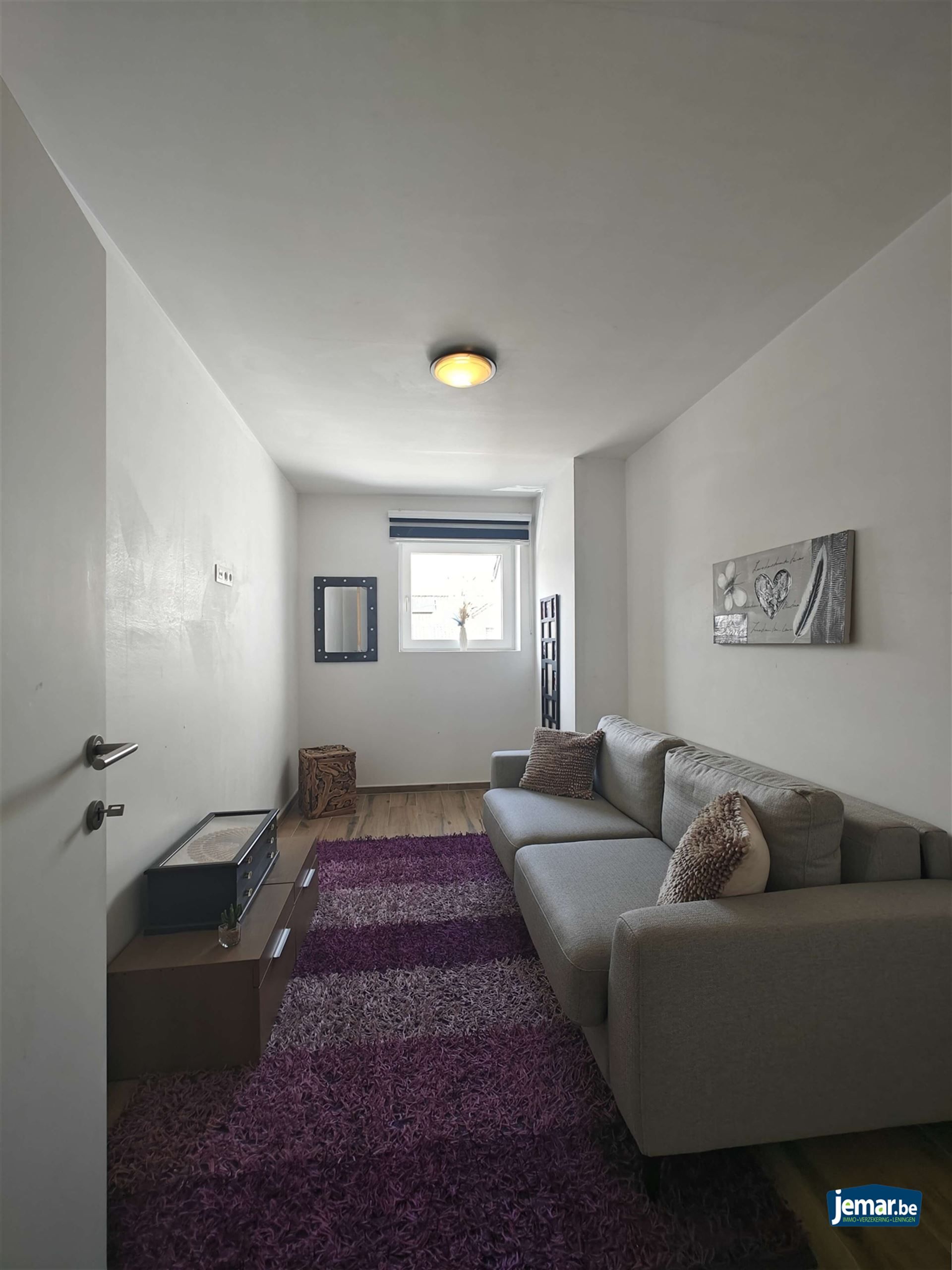 Woning met 5 slaapkamers, 2 badkamers en een grote garage foto 16