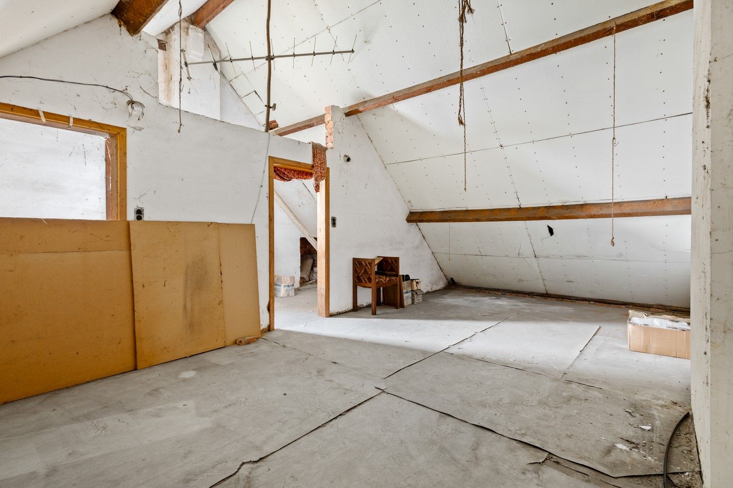 Te renoveren woning met magazijn en veel potentieel op toplocatie in Lint foto 21
