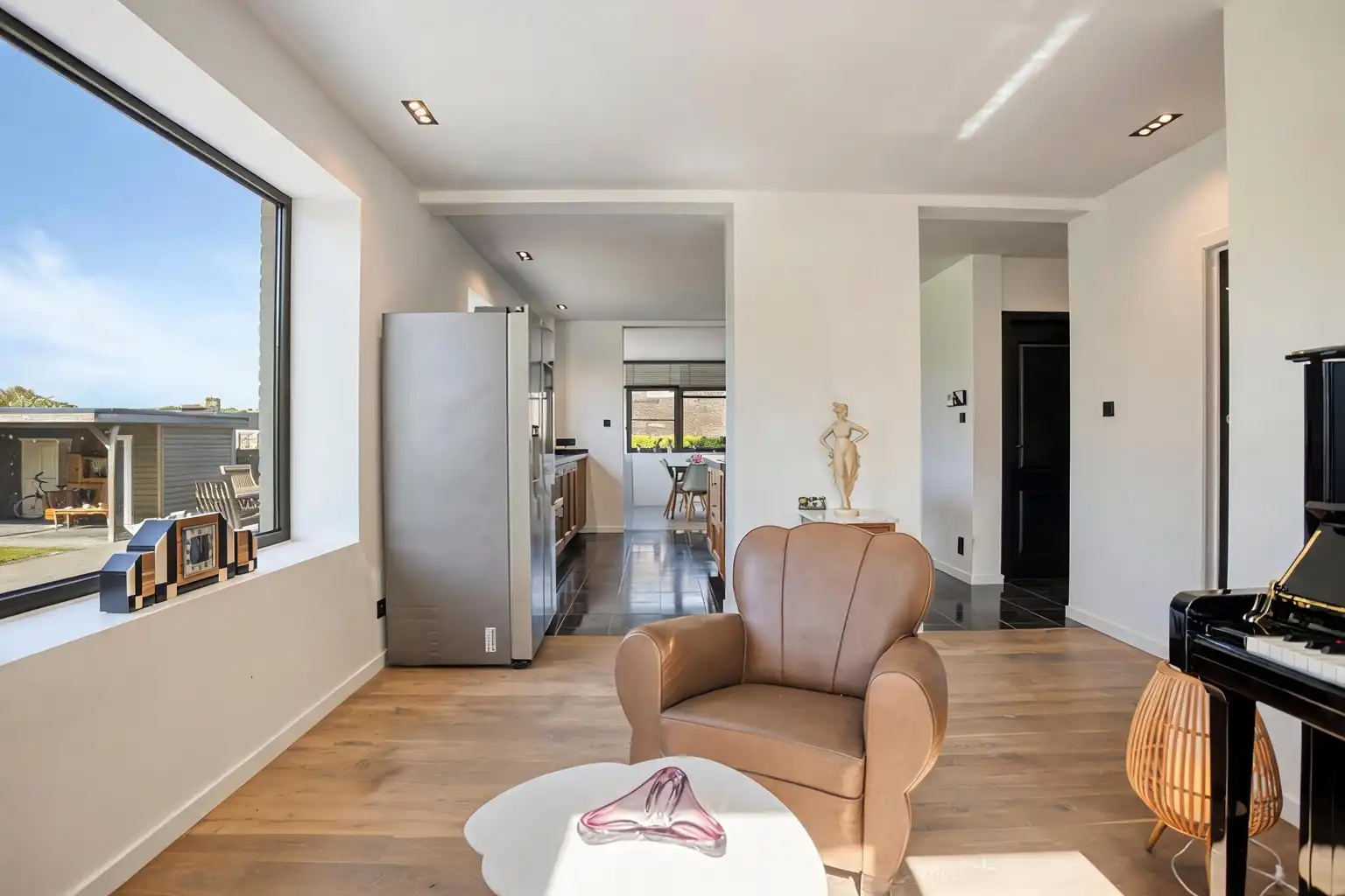 MOOIE, VOLLEDIG GERENOVEERDE WONING MET TUIN  foto 6