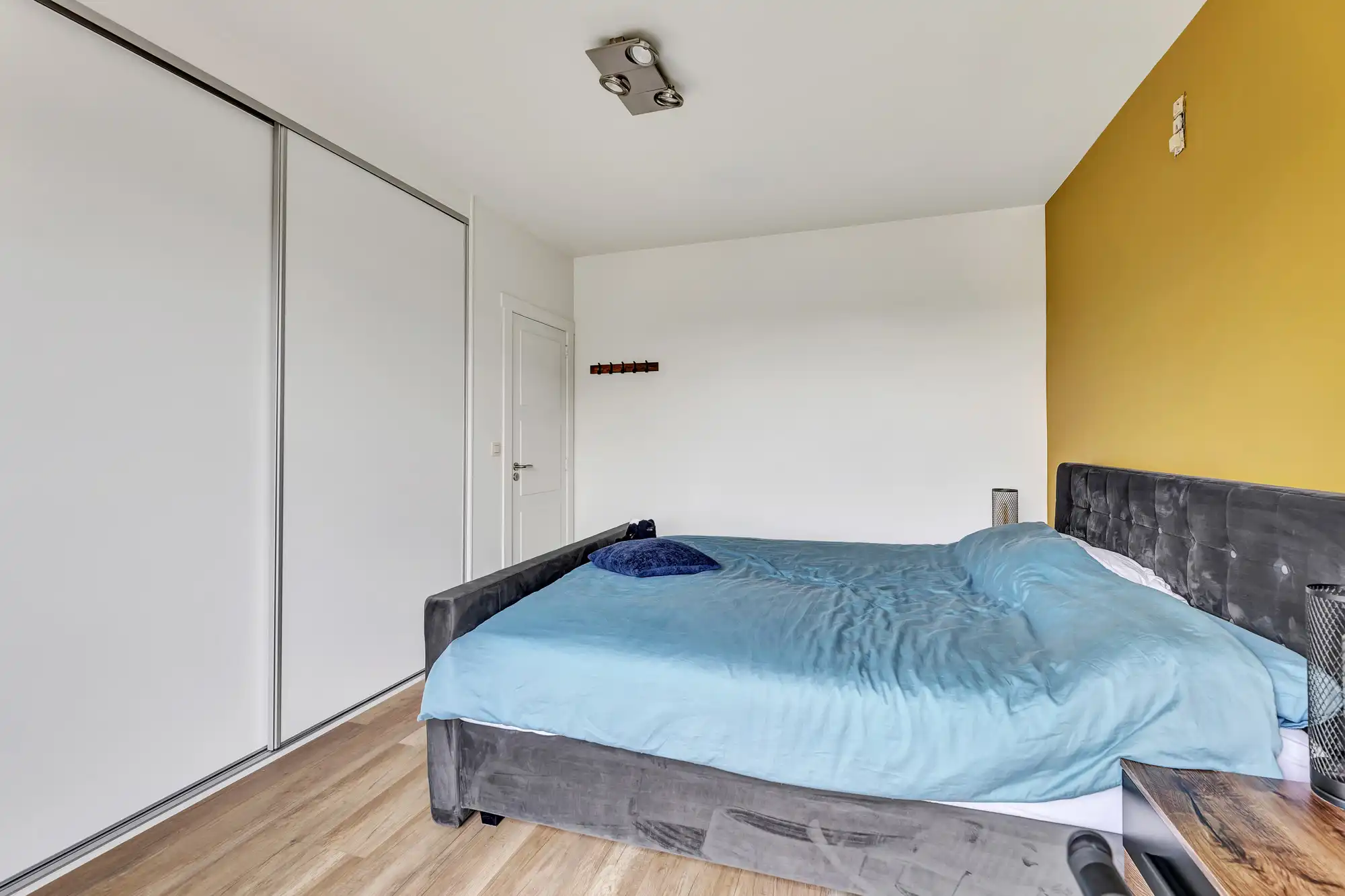 Gerenoveerd penthouse te koop met ruim terras foto 10