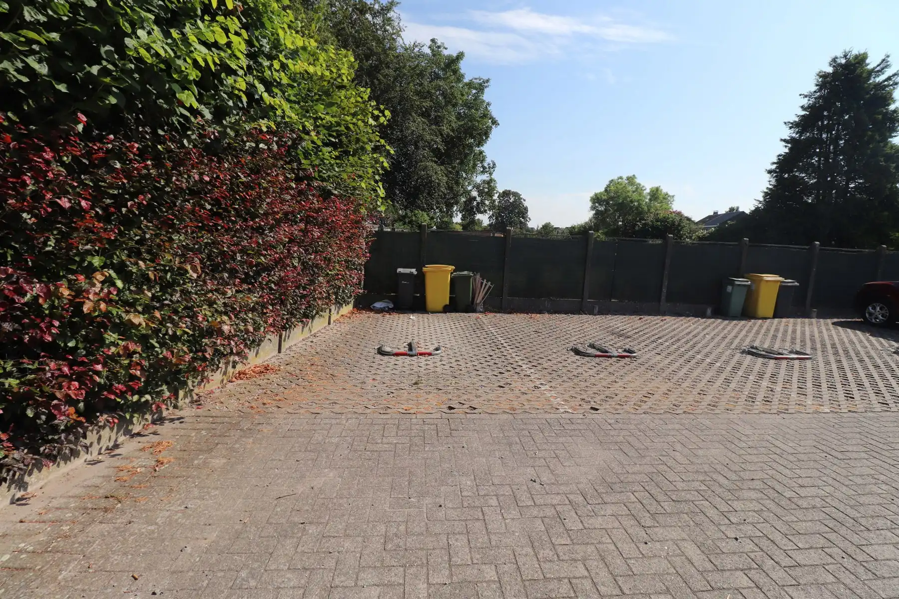 Ruim 1-slaapkamerappartement (121m²) met lift, terras, garage en autostaanplaats. foto 12