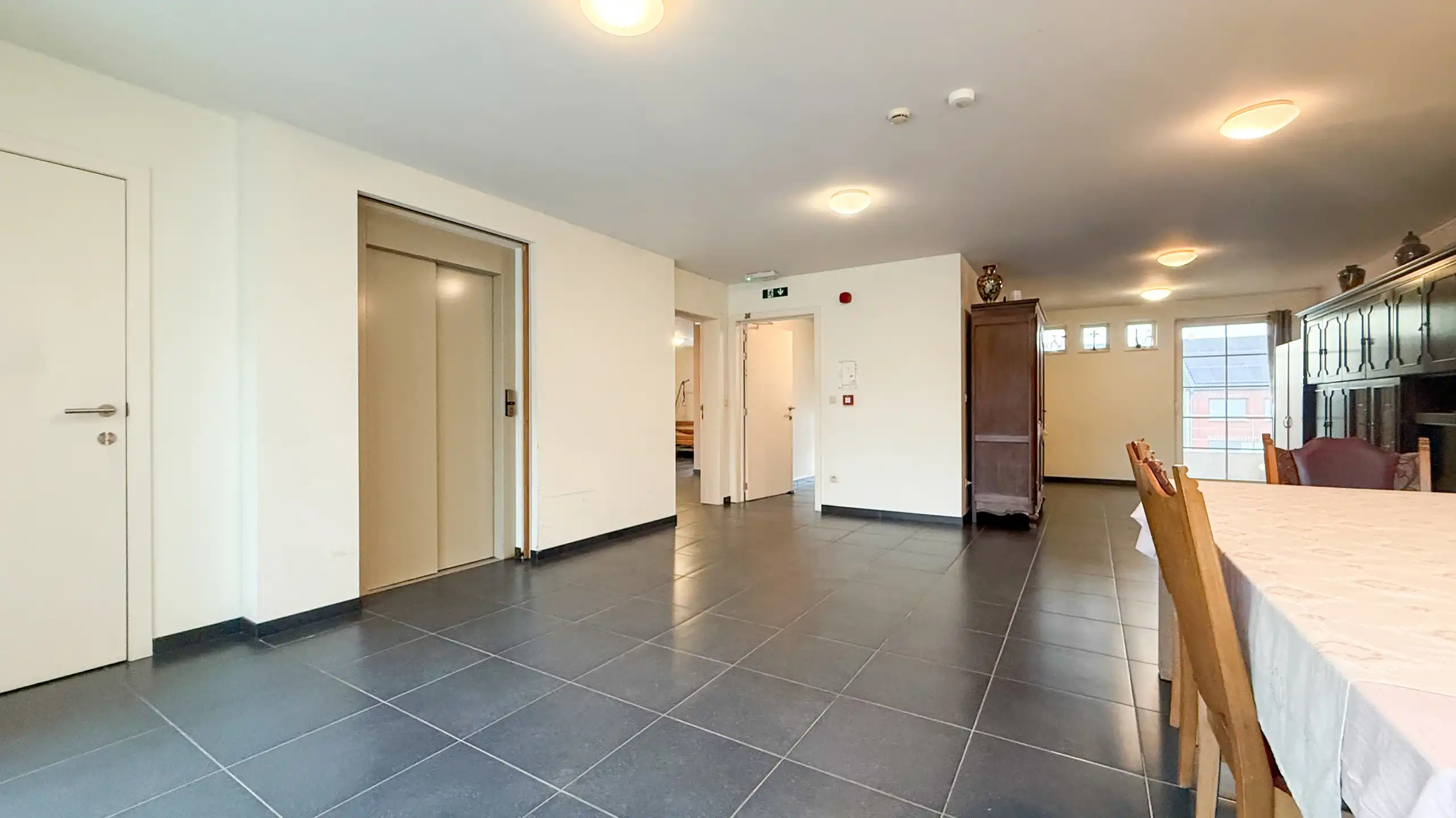 Veelzijdig investeringspand met 10 kamers, lift en kelder! foto 67