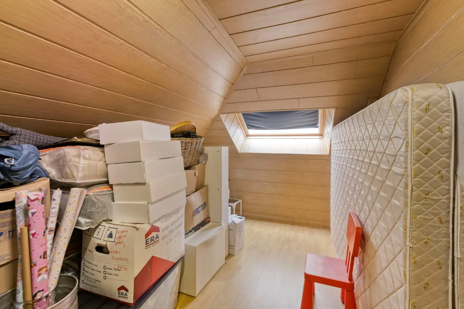 Ruime woning met 5 slaapkamers, garage en zonnige tuin in Mol-Ginderbuiten foto 27