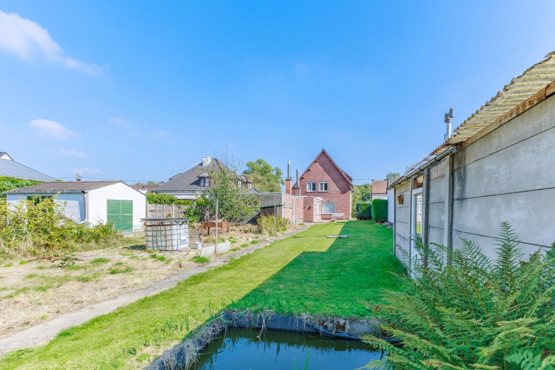 Vrijstaande woning met grote tuin foto 20