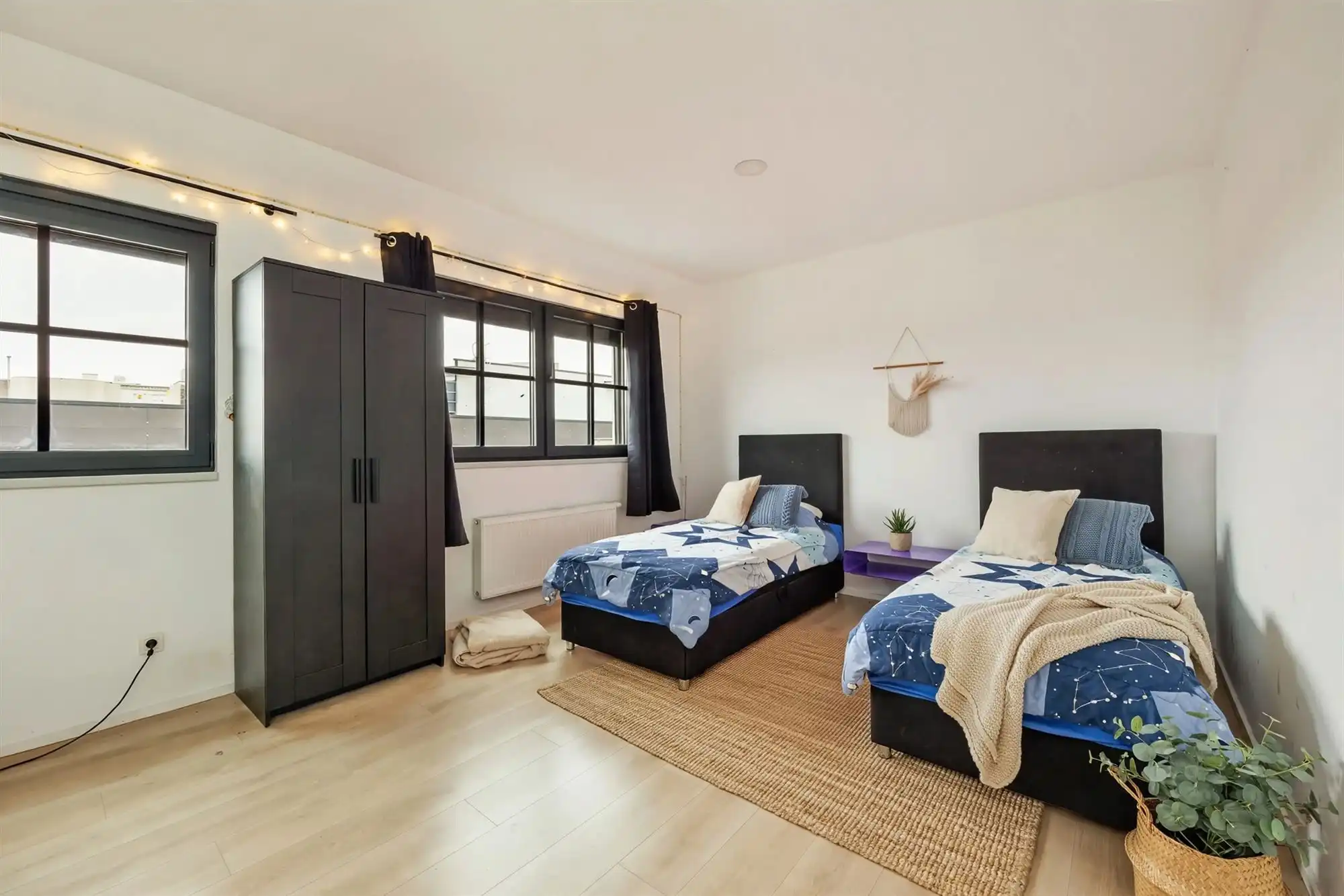 Ruime, instapklare woning met 5 slaapkamers en 2 badkamers  foto 27